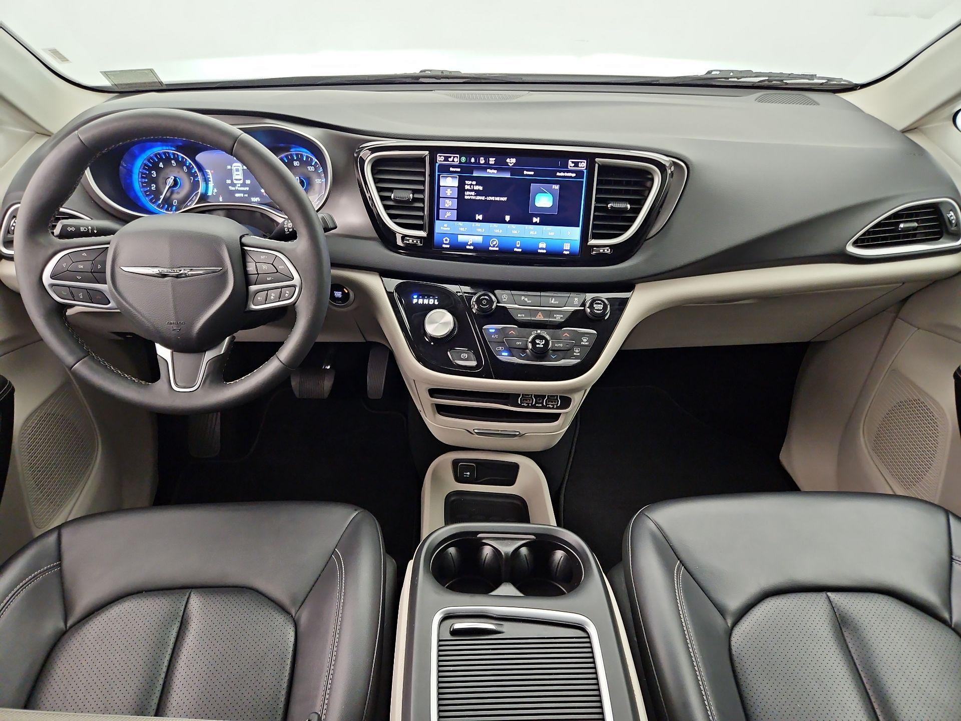 Thumbnail: 2024 Chrysler Pacifica - 9