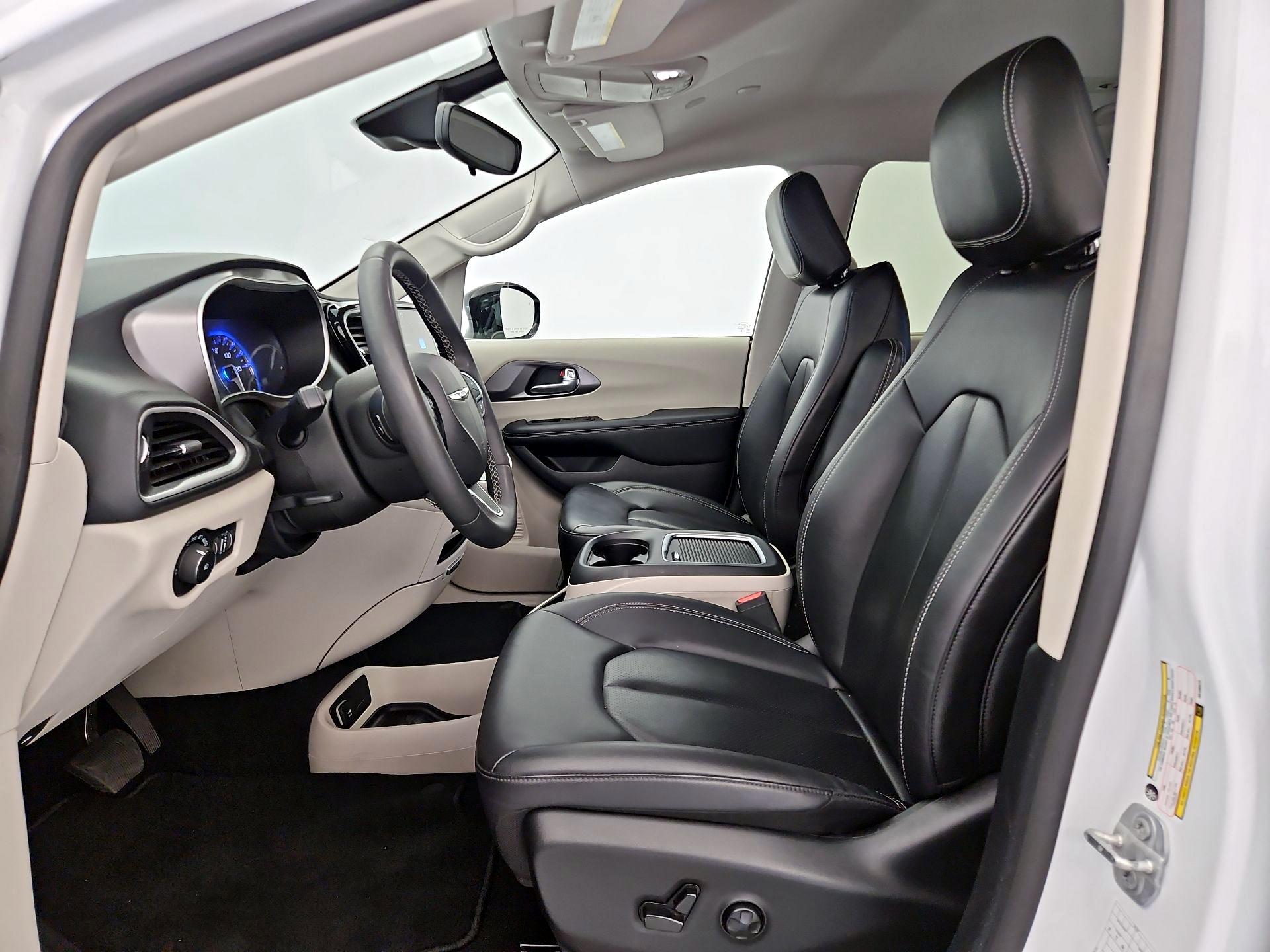 Thumbnail: 2024 Chrysler Pacifica - 11