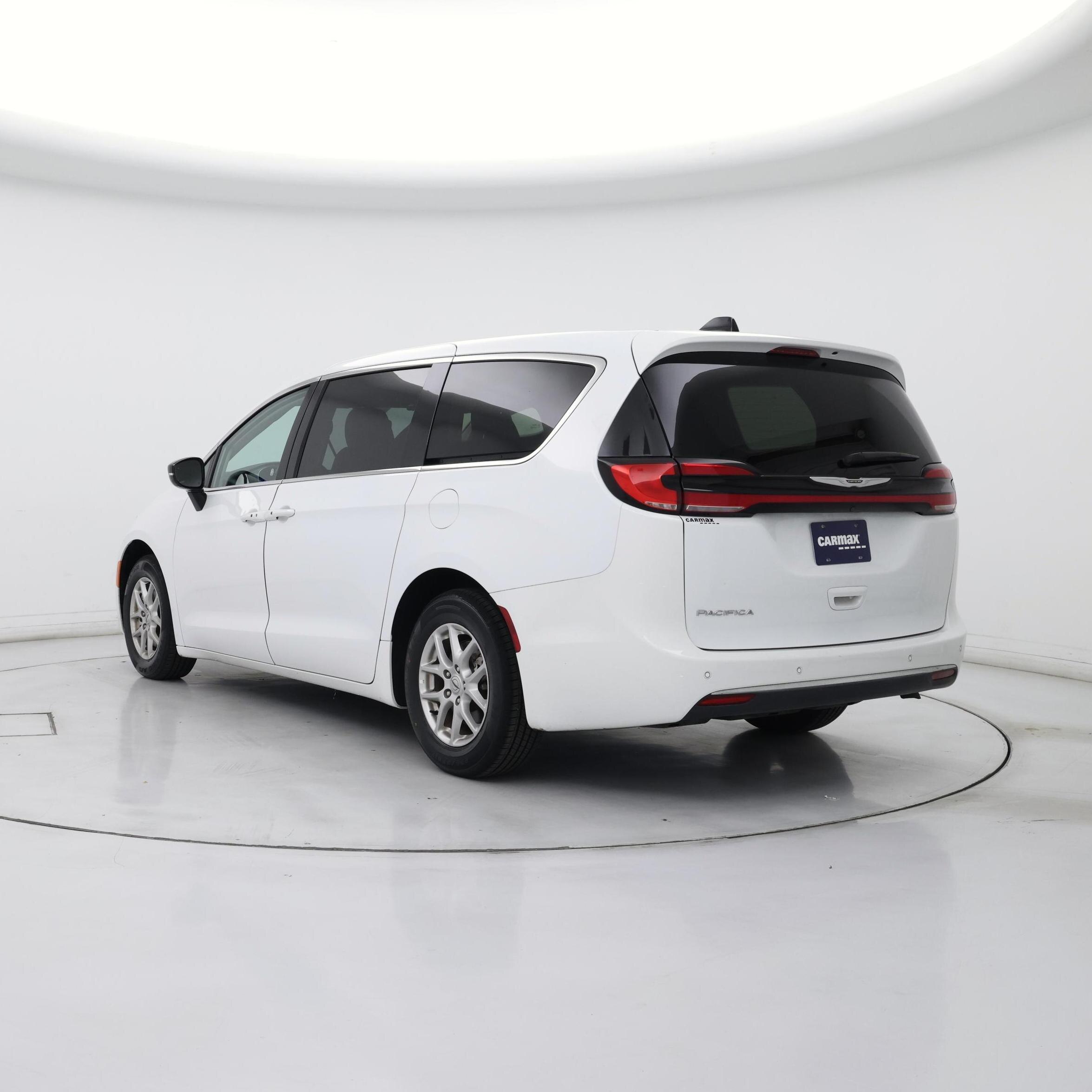 Thumbnail: 2024 Chrysler Pacifica - 2