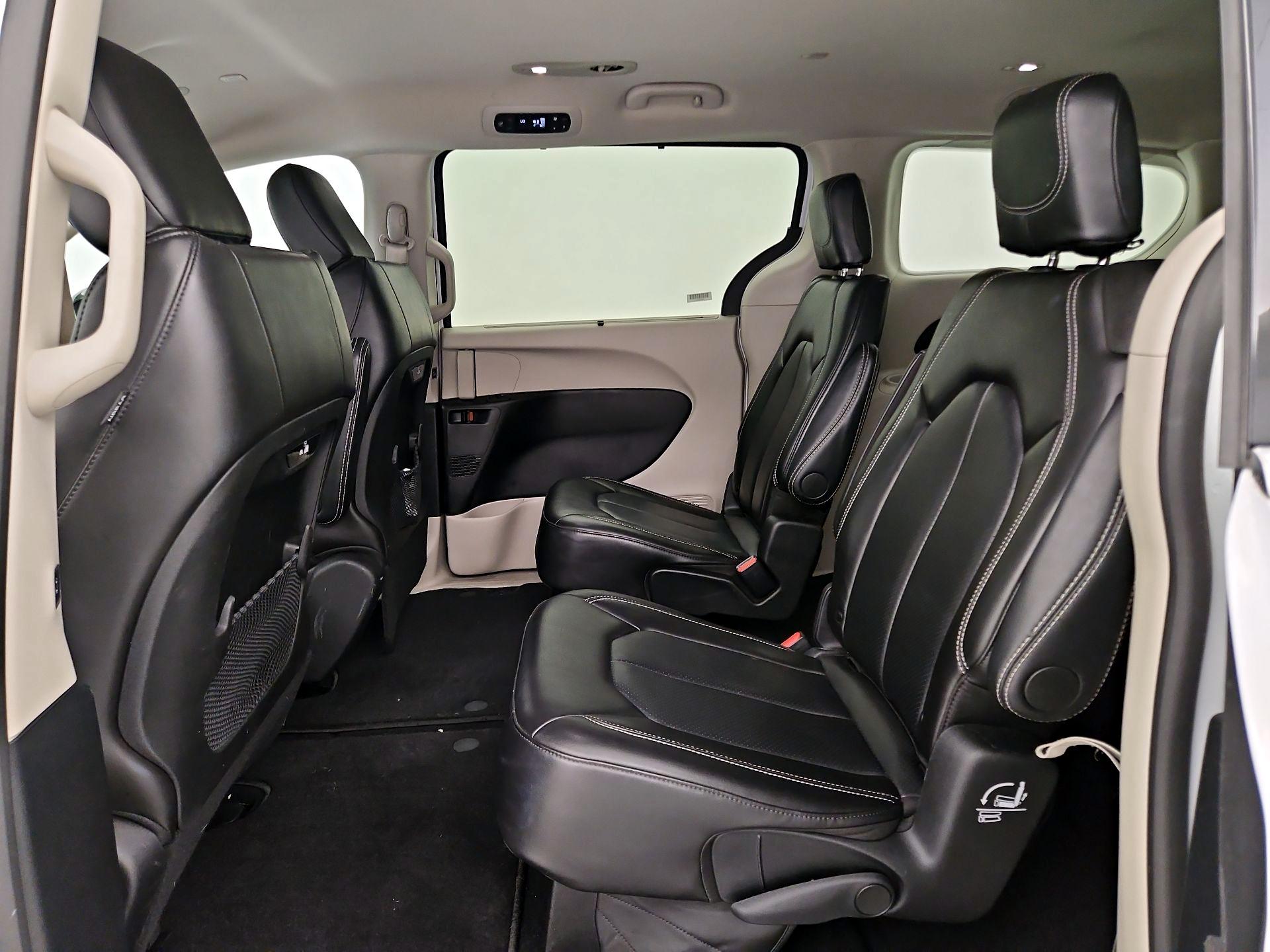 Thumbnail: 2024 Chrysler Pacifica - 19