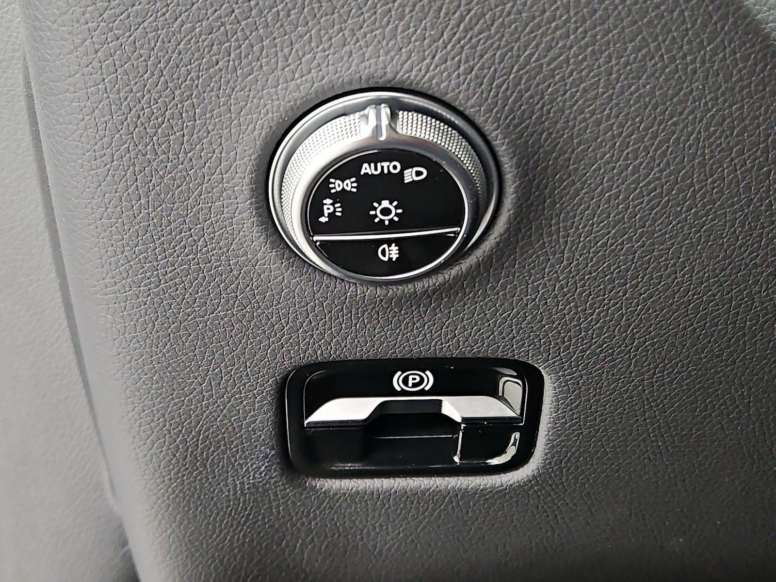 2024 Mercedes-Benz GLC GLC300 - Photo 14