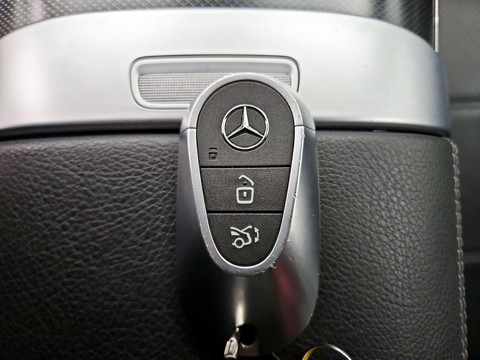 2024 Mercedes-Benz GLC GLC300 - Photo 24