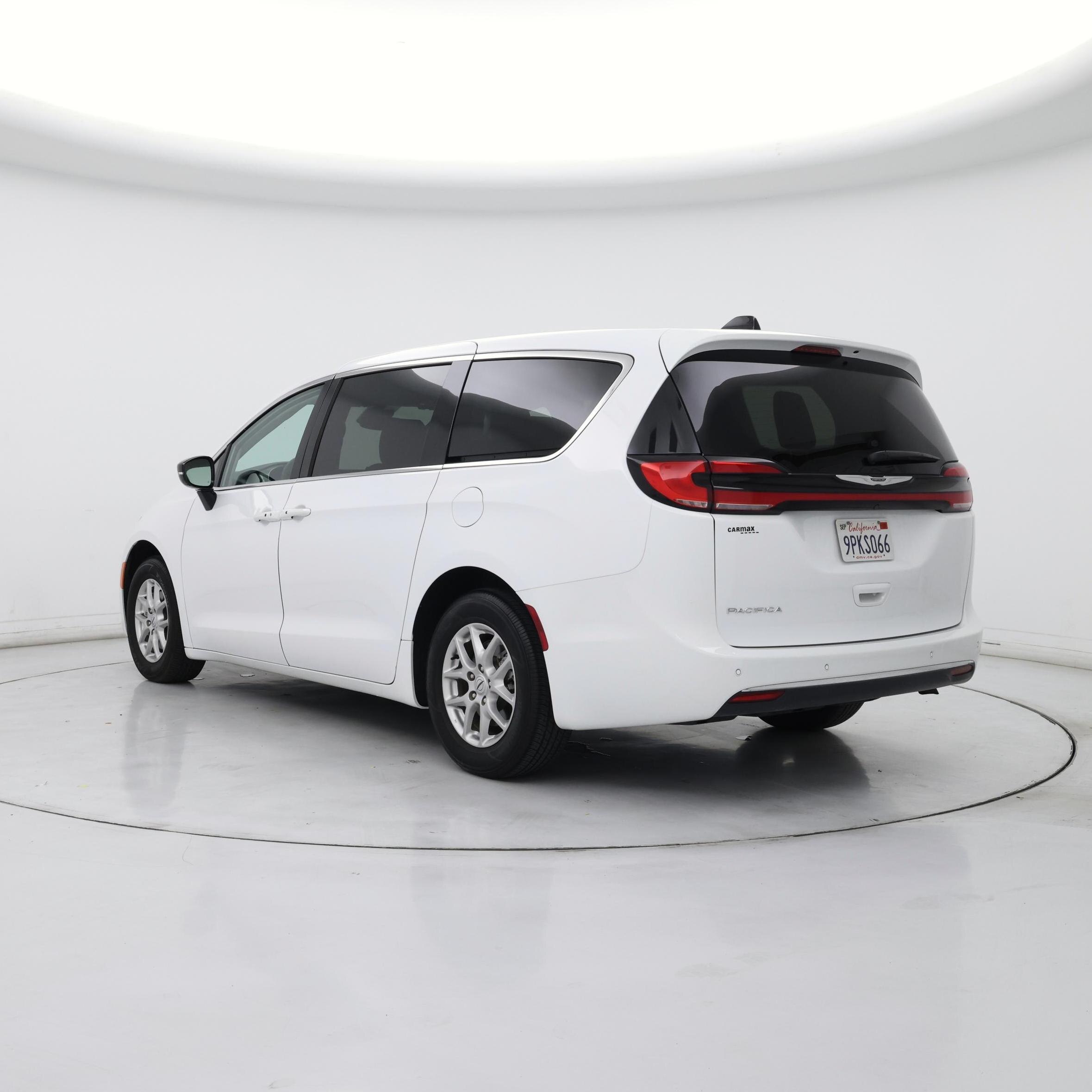 Thumbnail: 2024 Chrysler Pacifica - 2