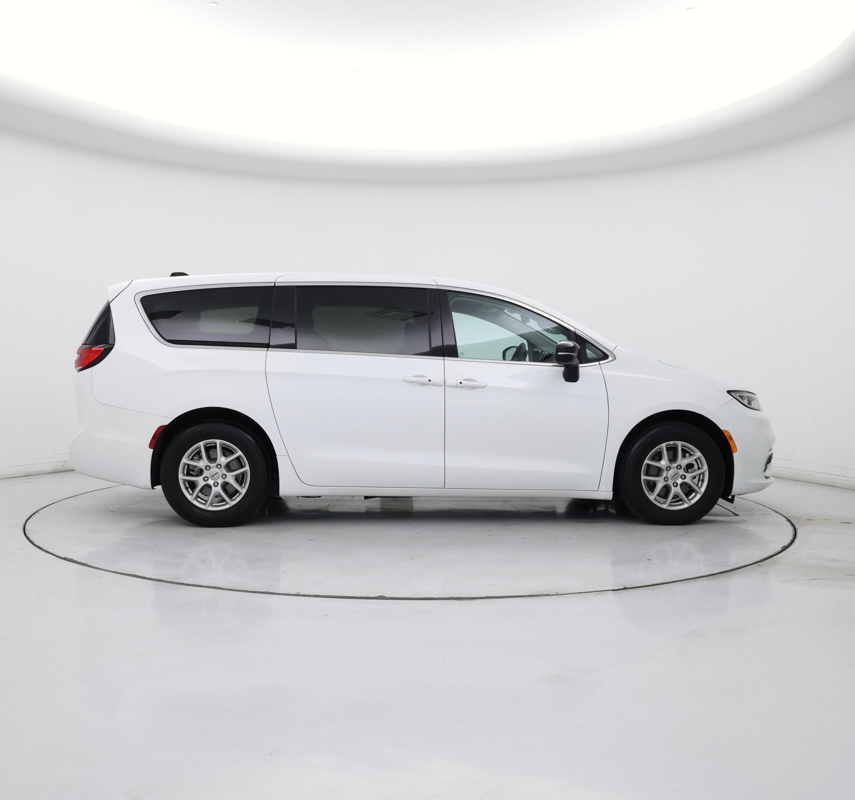 Thumbnail: 2024 Chrysler Pacifica - 7