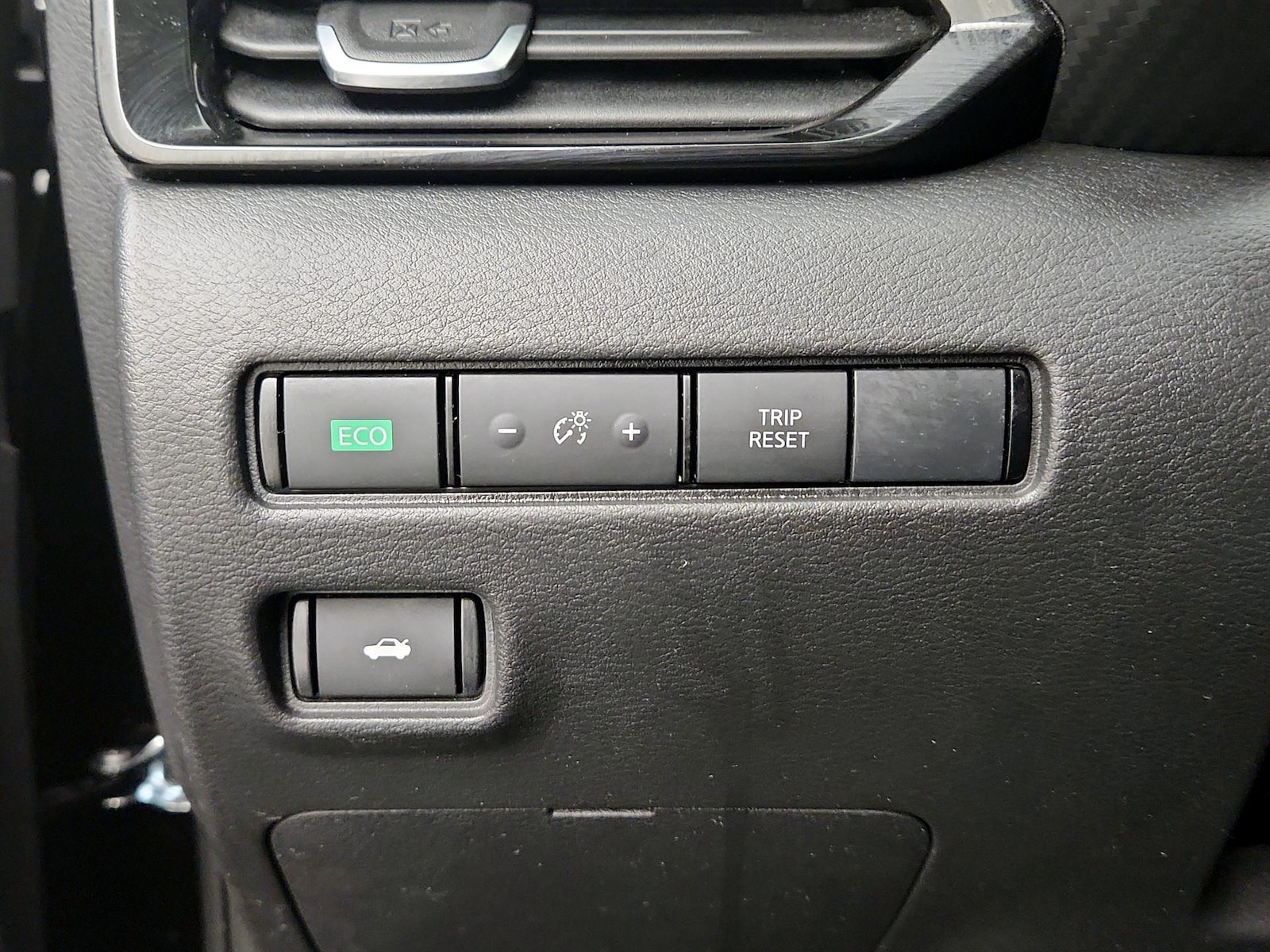 2025 Nissan Sentra SV - Photo 14