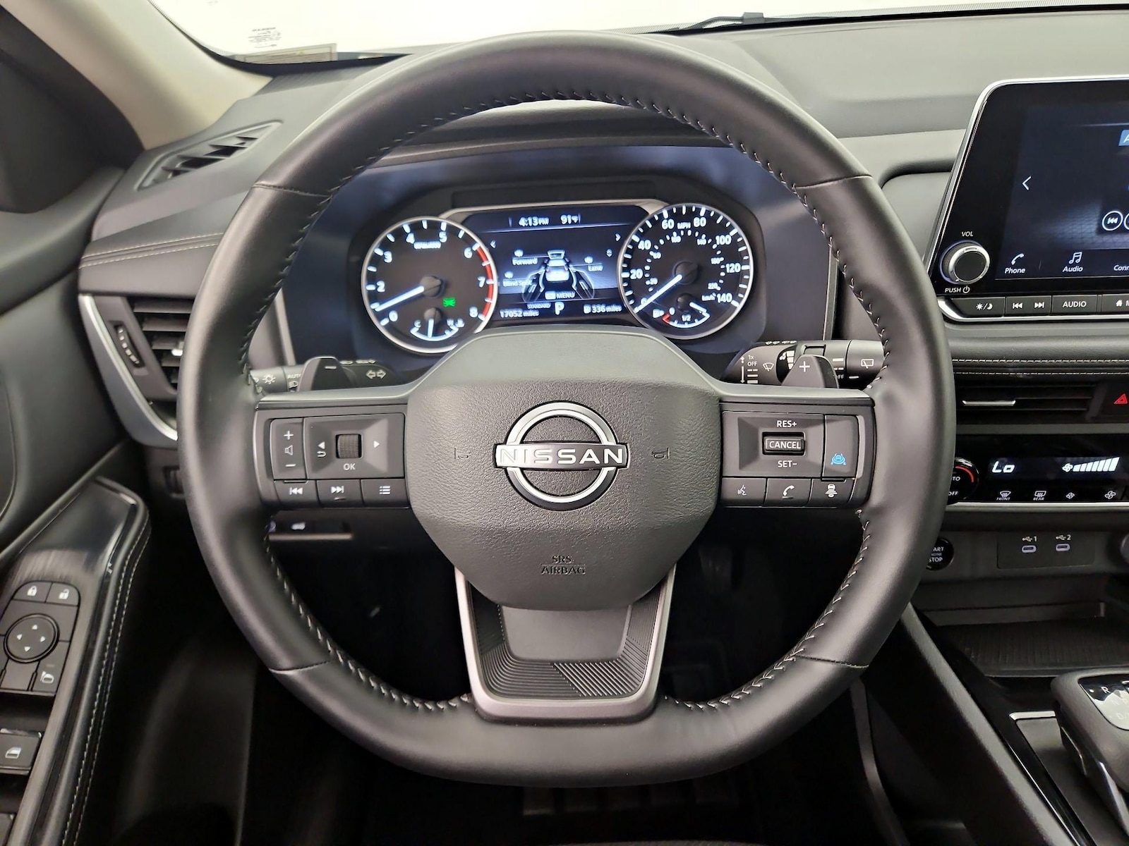 2025 Nissan Rogue SV - Photo 11