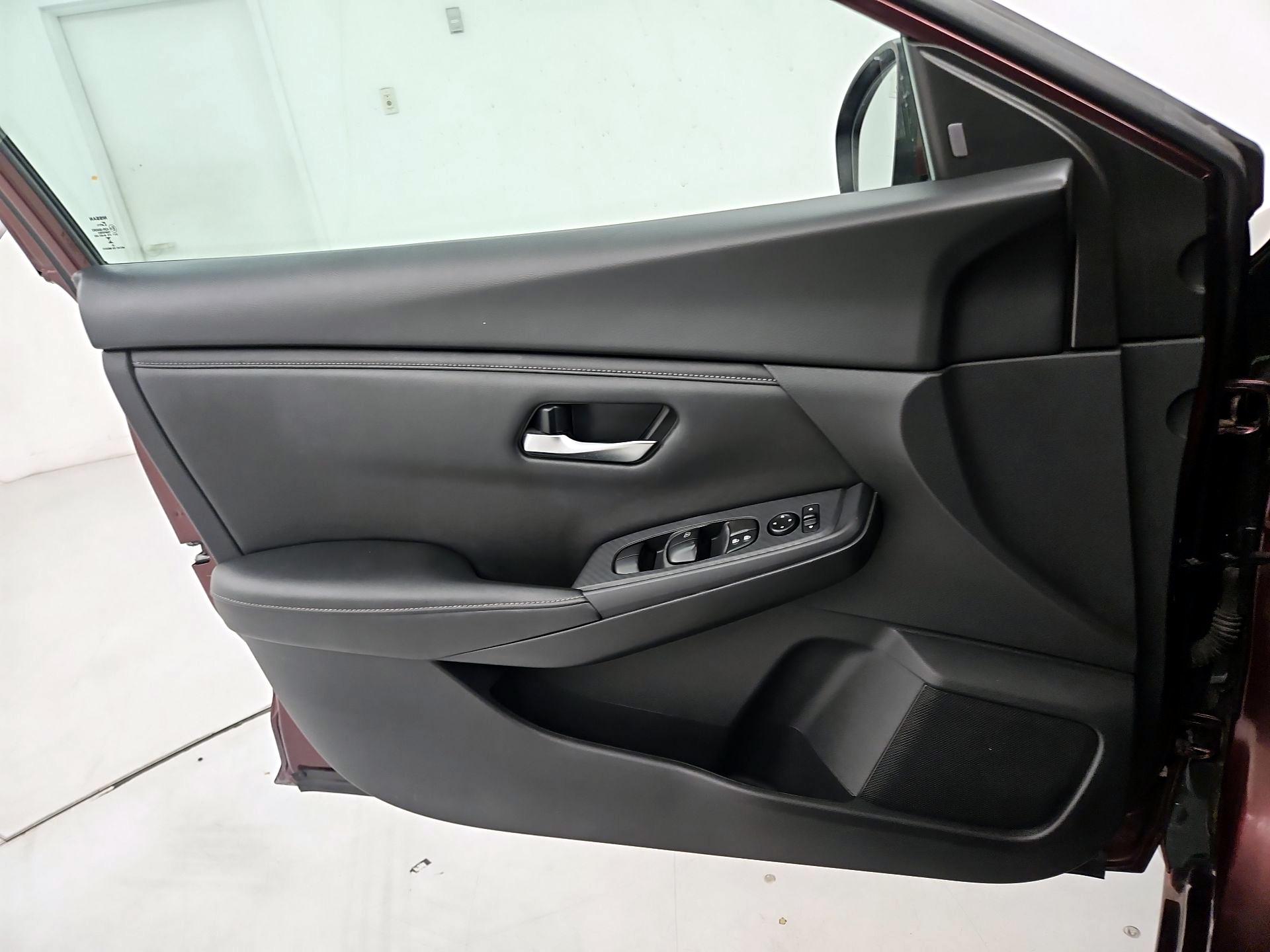 Thumbnail: 2023 Nissan Sentra - 12