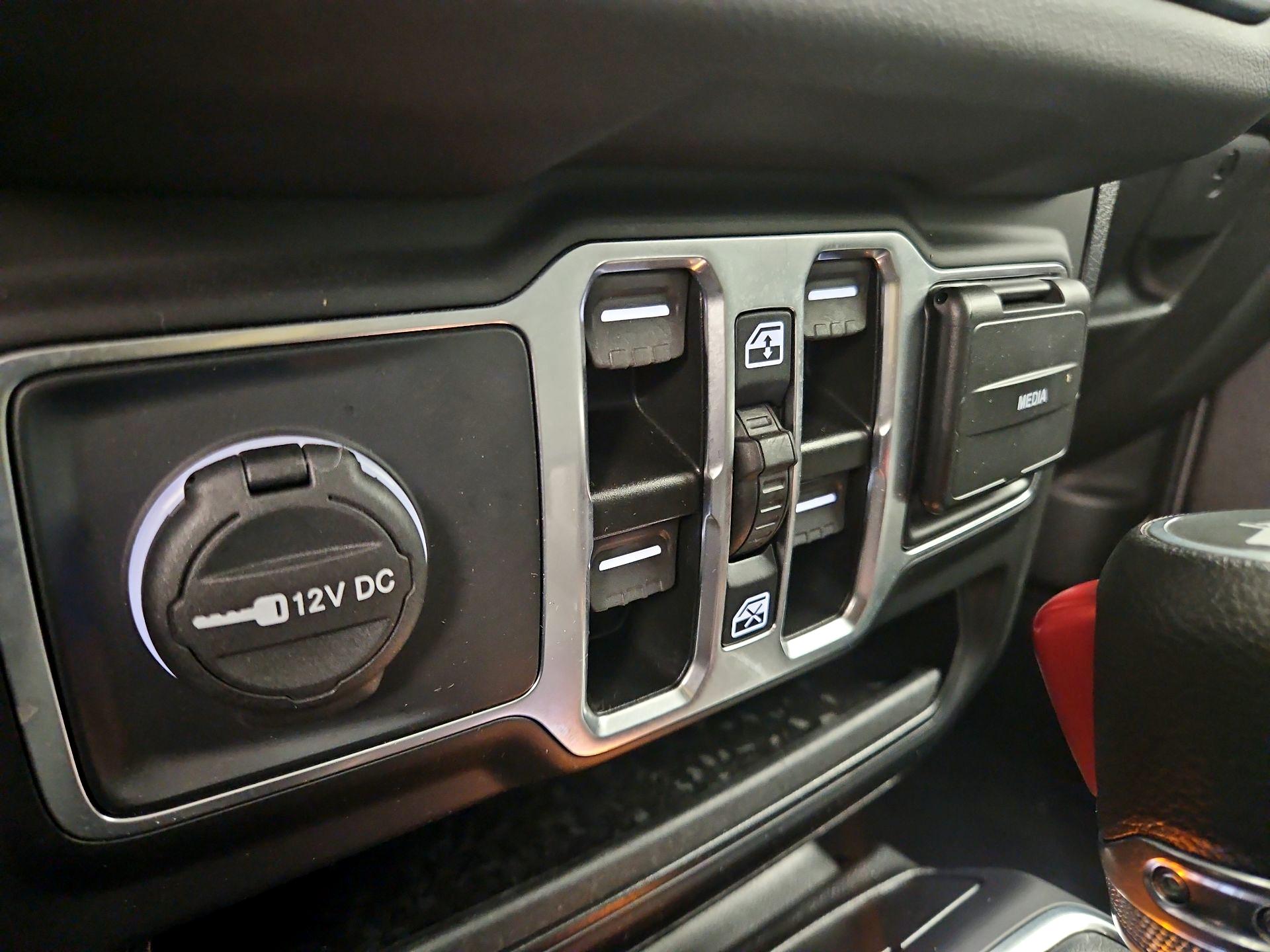 Thumbnail: 2025 Jeep Wrangler - 18
