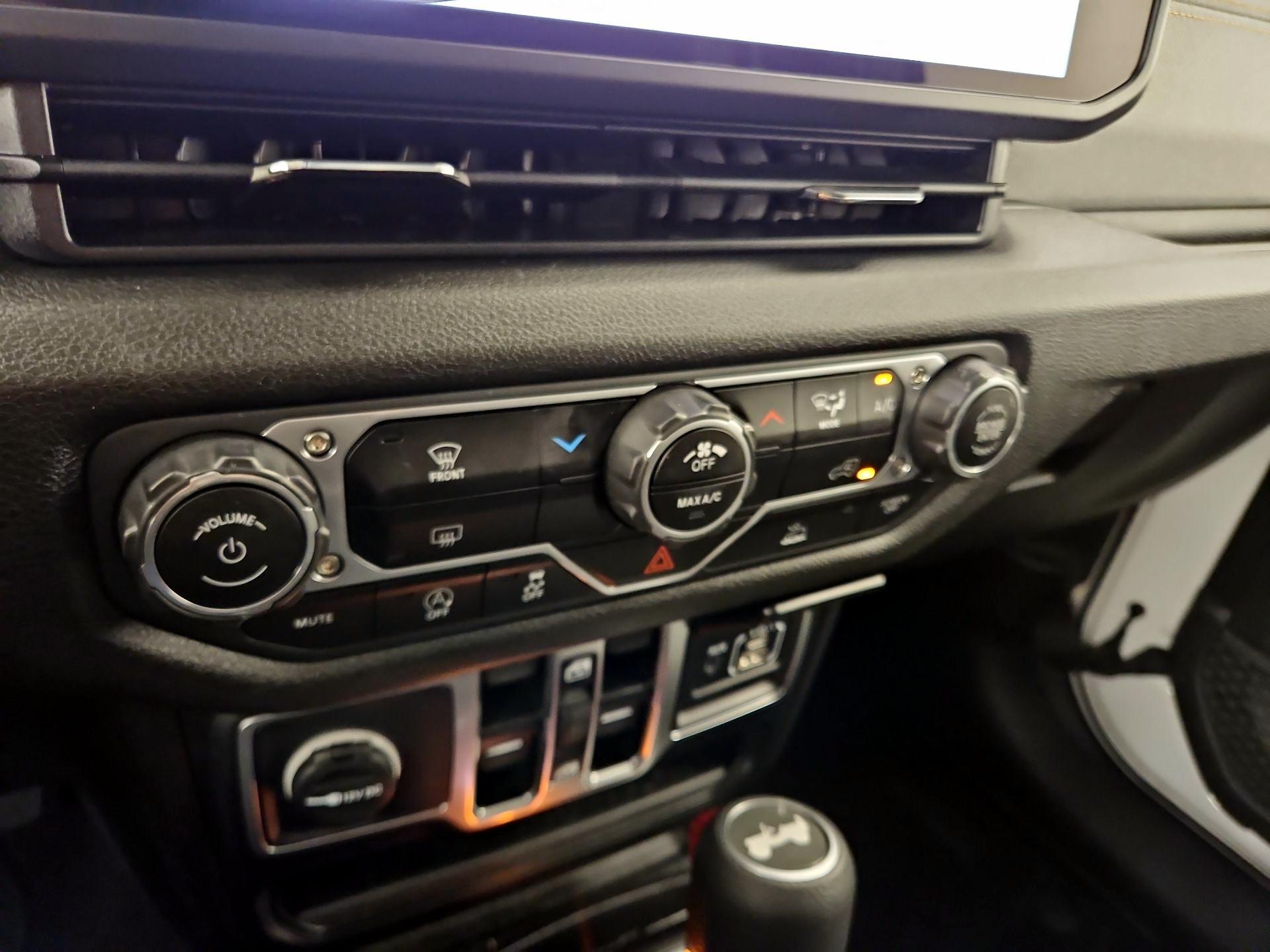 Thumbnail: 2025 Jeep Wrangler - 16