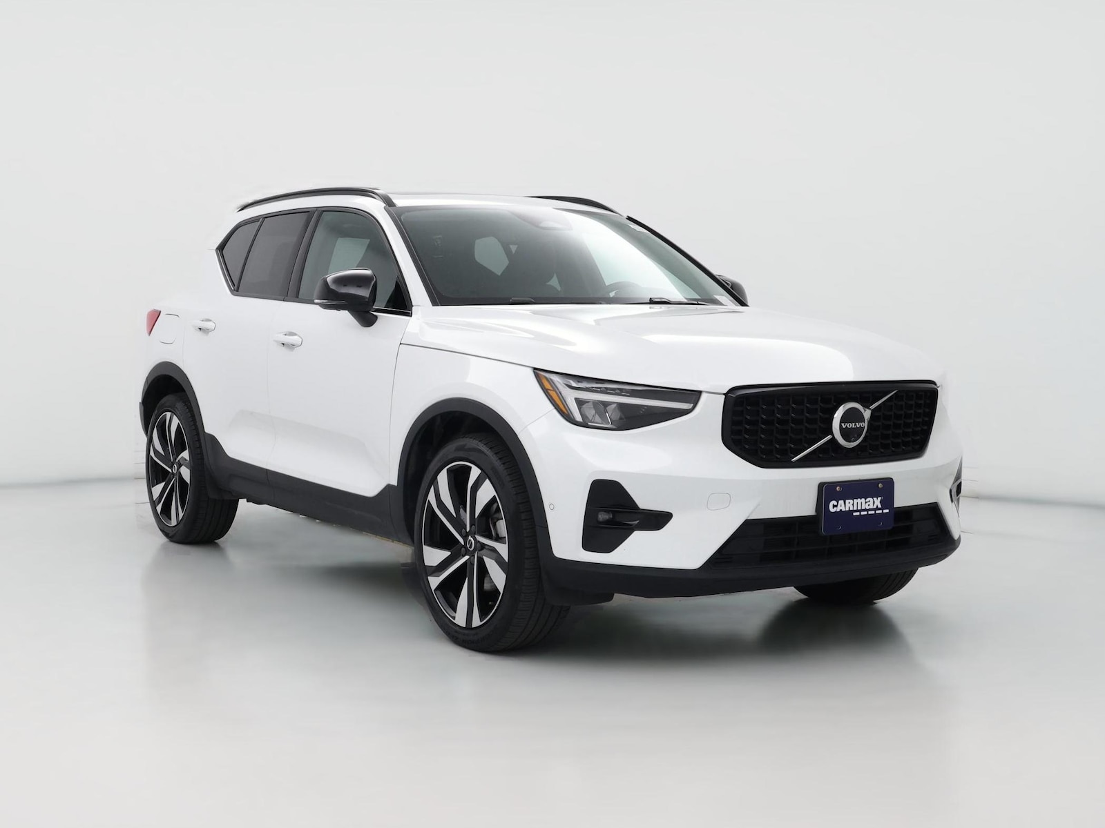 2025 Volvo XC40