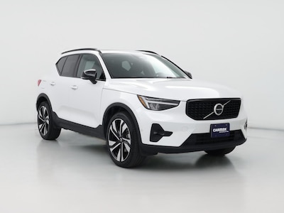 2025 Volvo XC40 B5 Plus Dark Theme