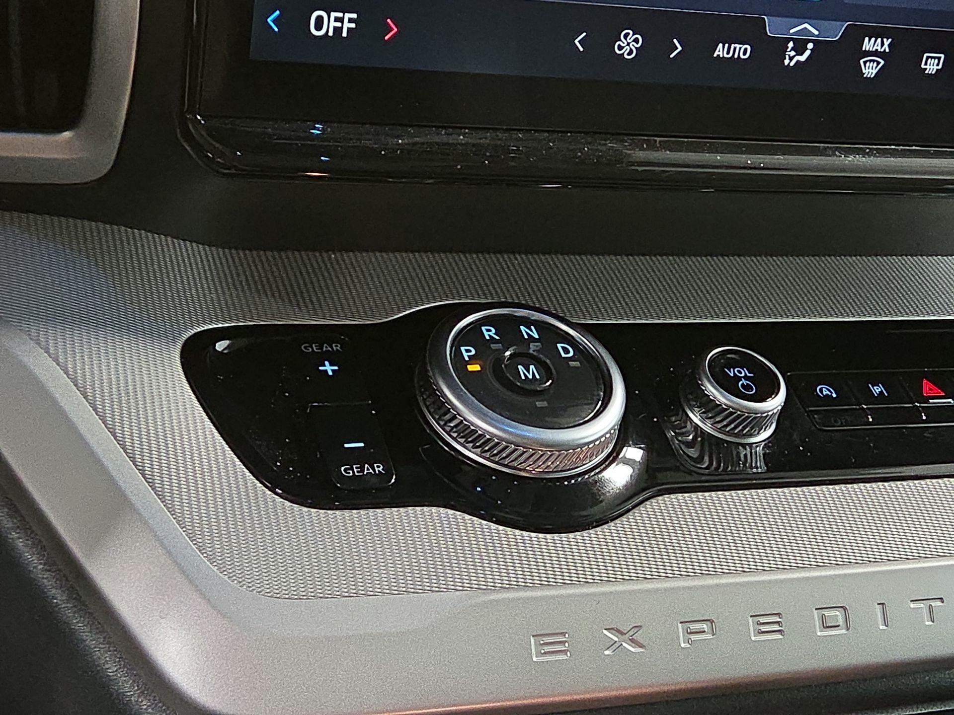 Thumbnail: 2025 Ford Expedition MAX - 16
