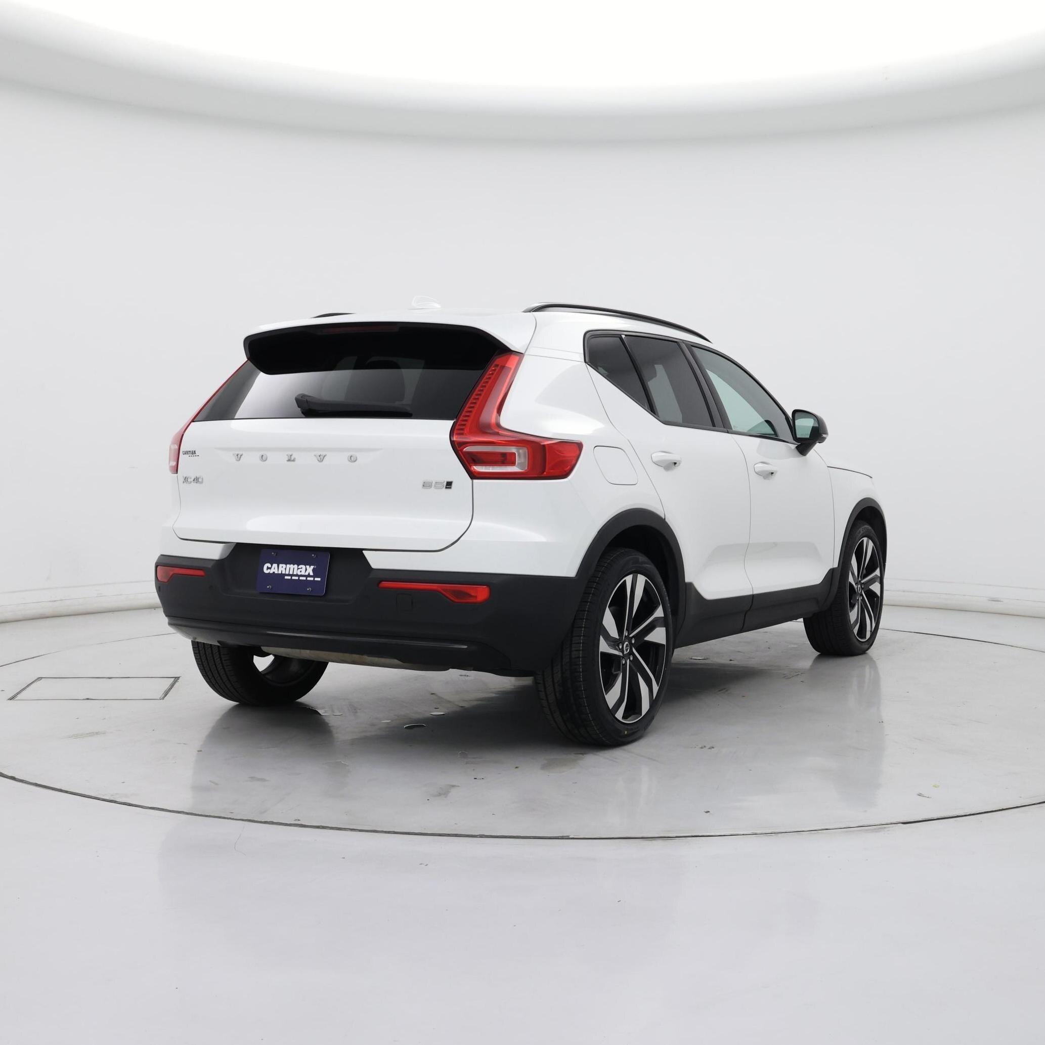 Thumbnail: 2025 Volvo XC40 - 8