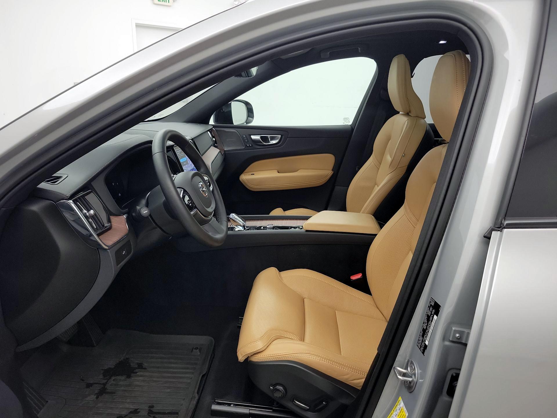 Thumbnail: 2024 Volvo XC60 - 11