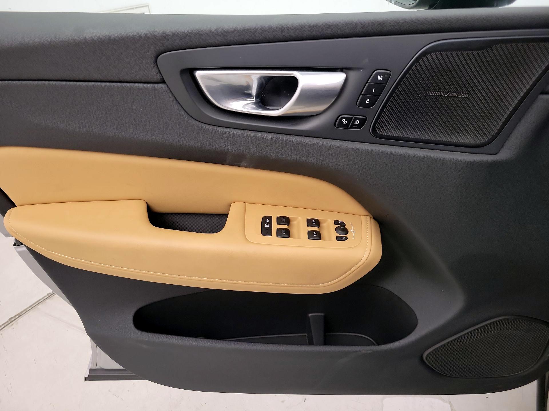 Thumbnail: 2024 Volvo XC60 - 12