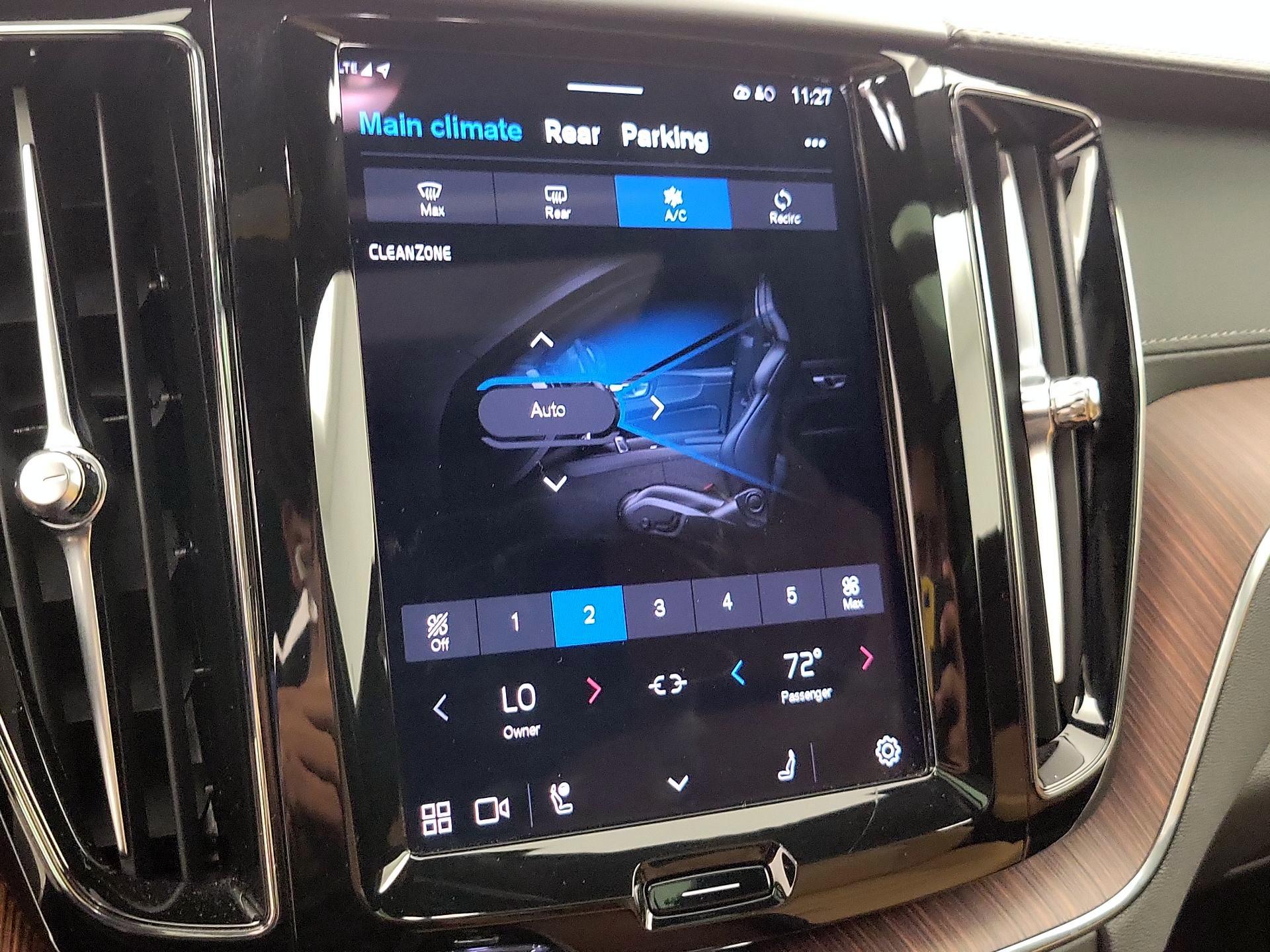 Thumbnail: 2024 Volvo XC60 - 17