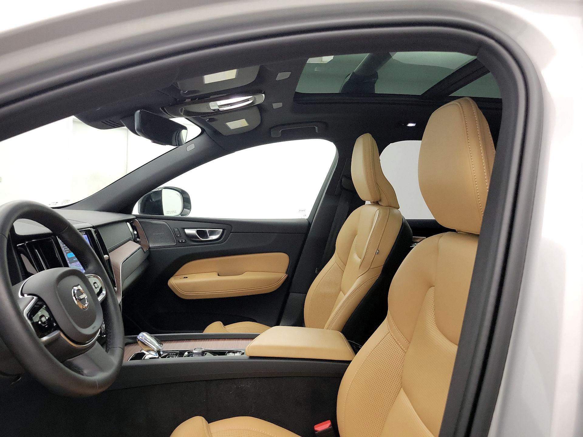 Thumbnail: 2024 Volvo XC60 - 20
