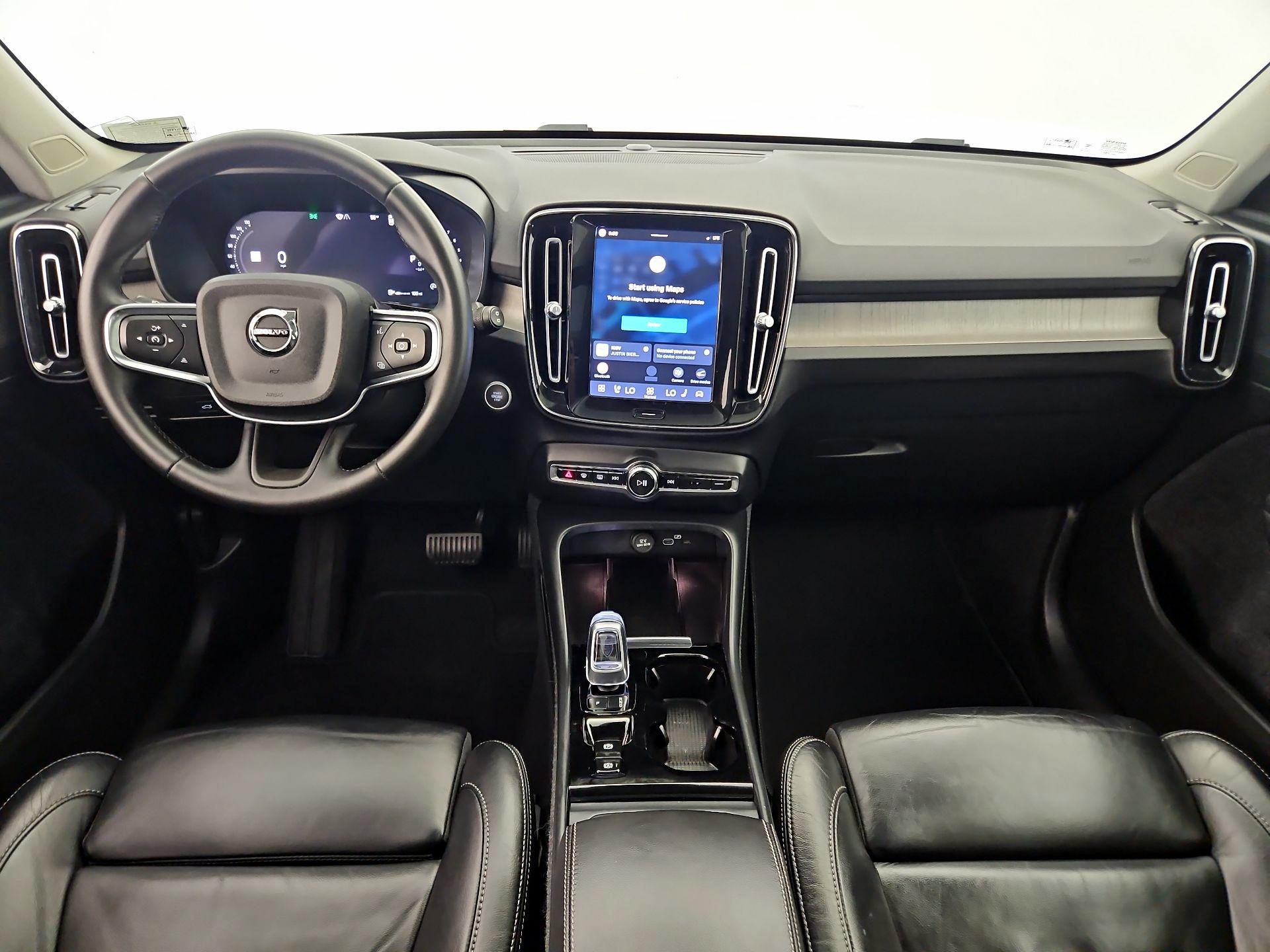 Thumbnail: 2023 Volvo XC40 - 9