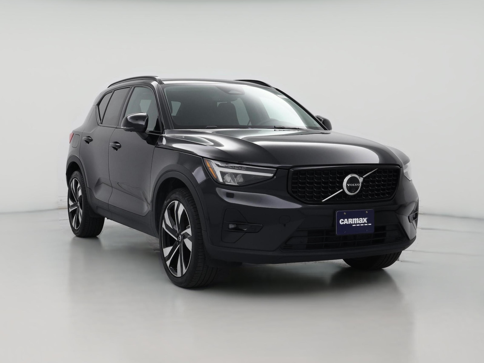 2025 Volvo XC40 Plus
