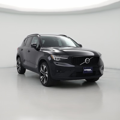 2025 Volvo XC40 B5 Plus Dark Theme