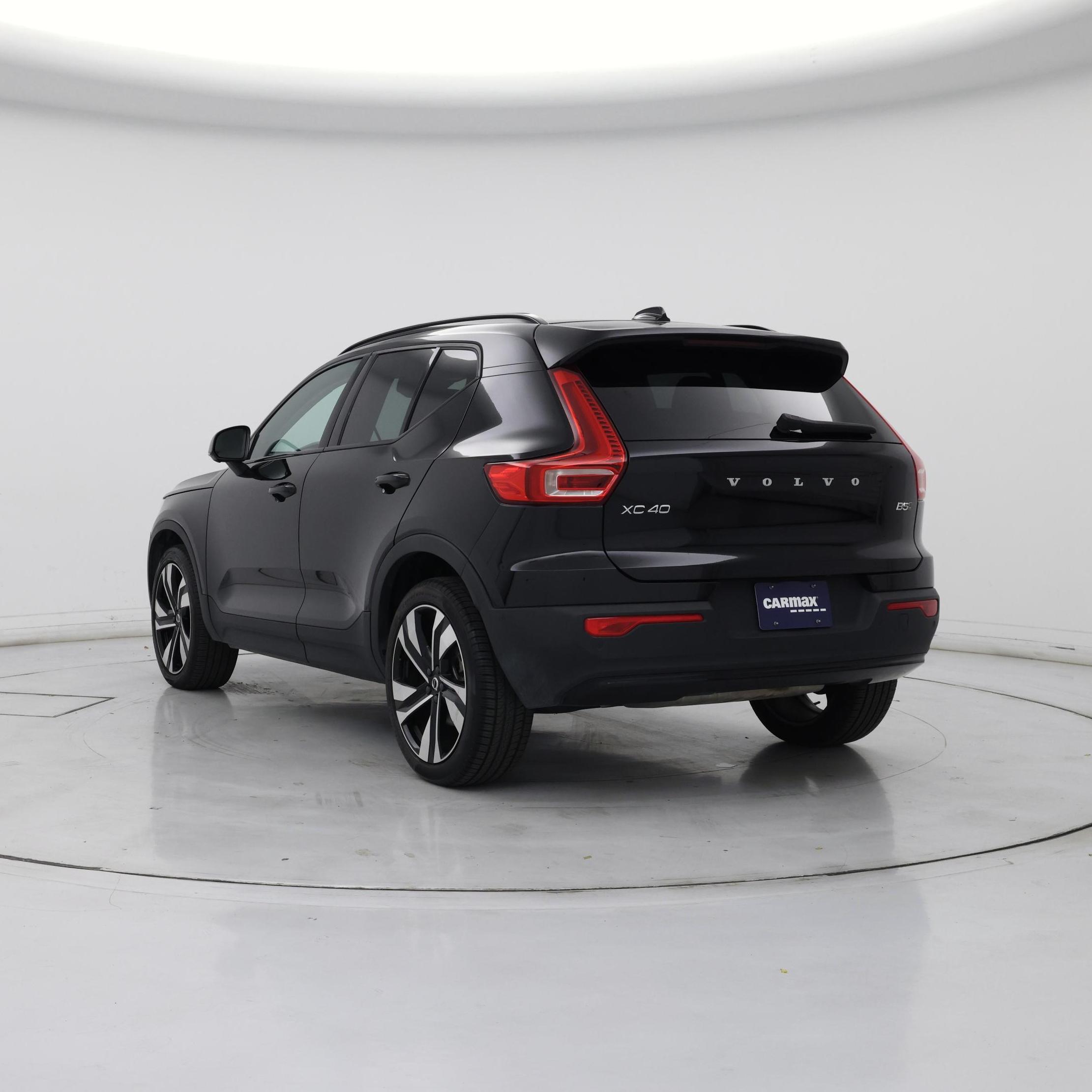 Thumbnail: 2025 Volvo XC40 - 2
