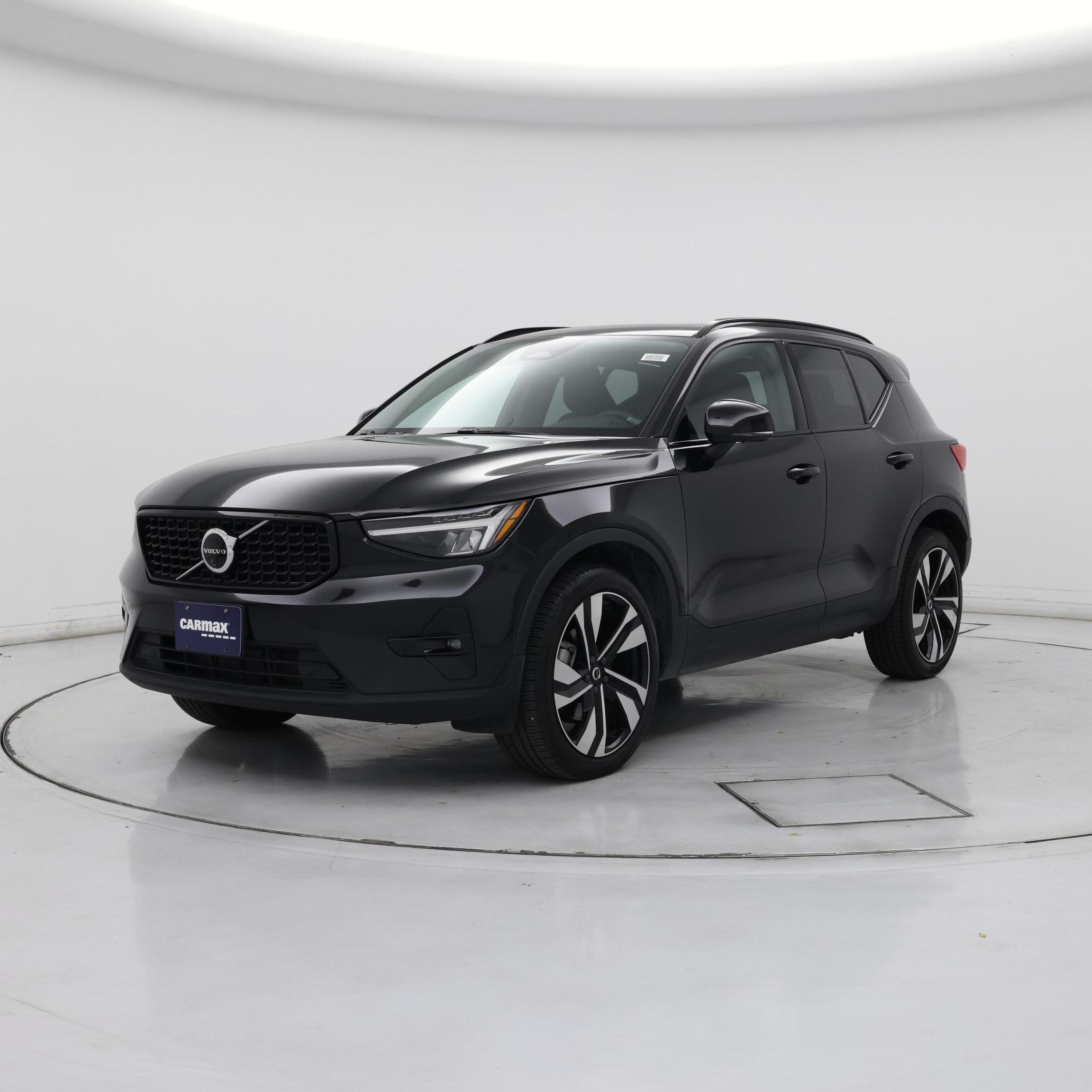 Thumbnail: 2025 Volvo XC40 - 4