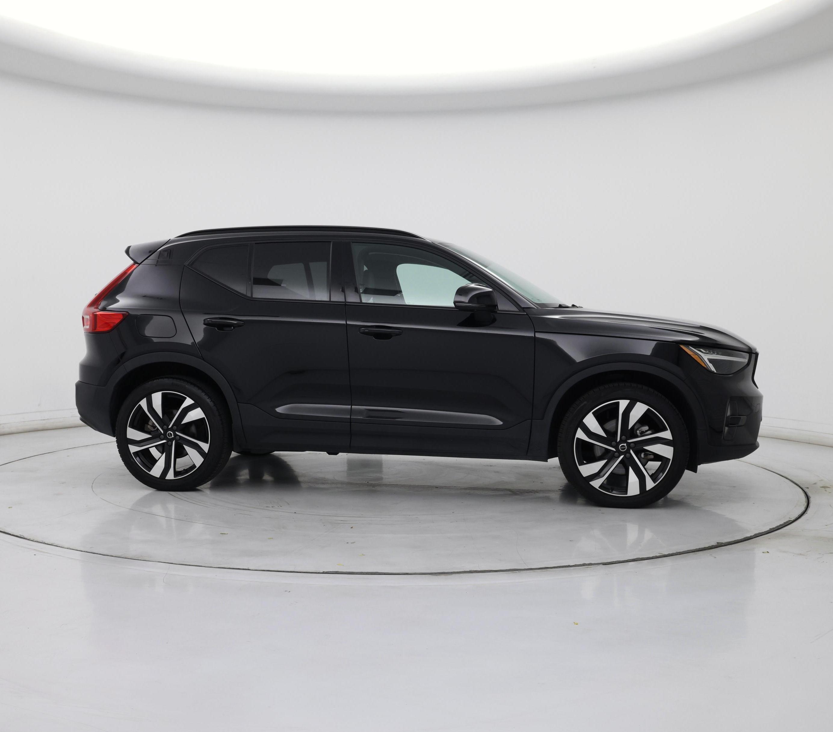 Thumbnail: 2025 Volvo XC40 - 7