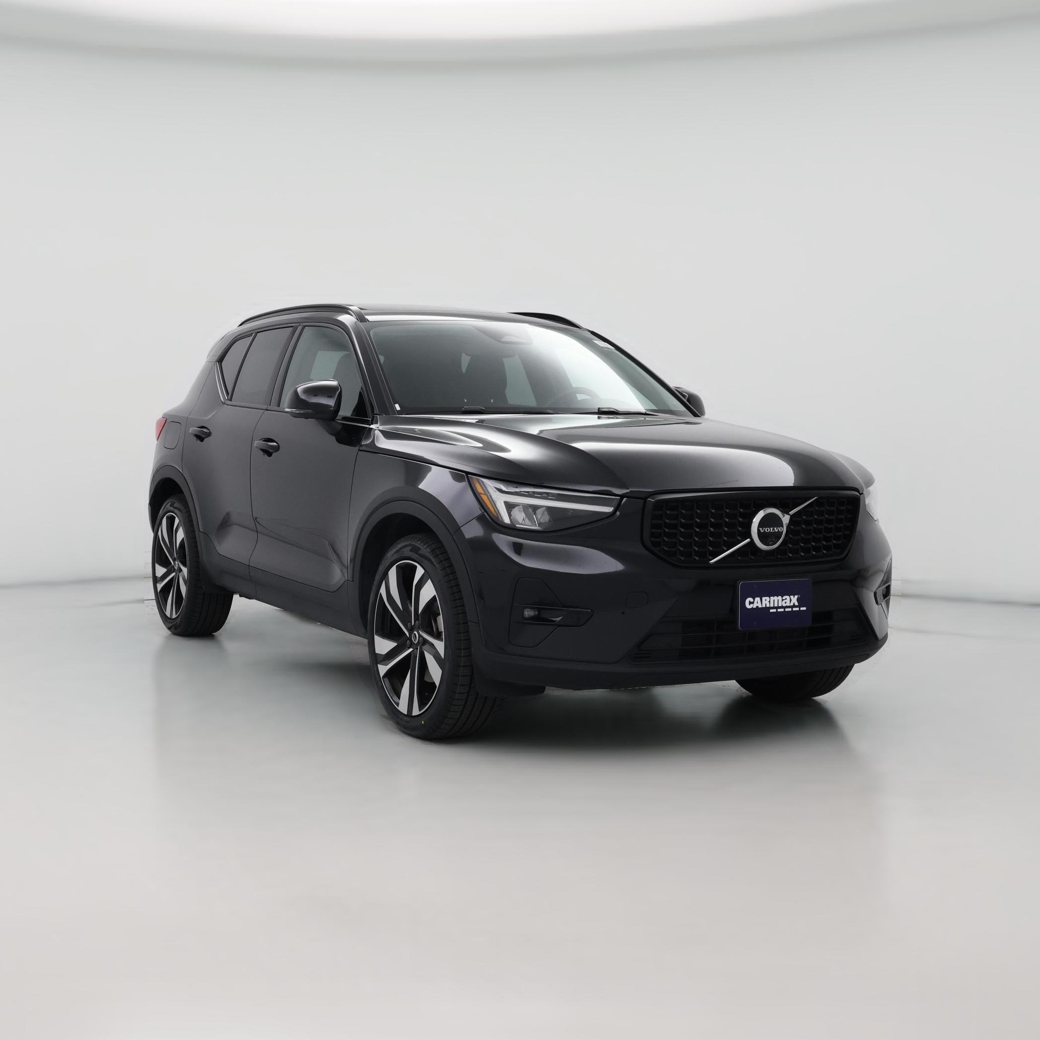 Thumbnail: 2025 Volvo XC40 - 1