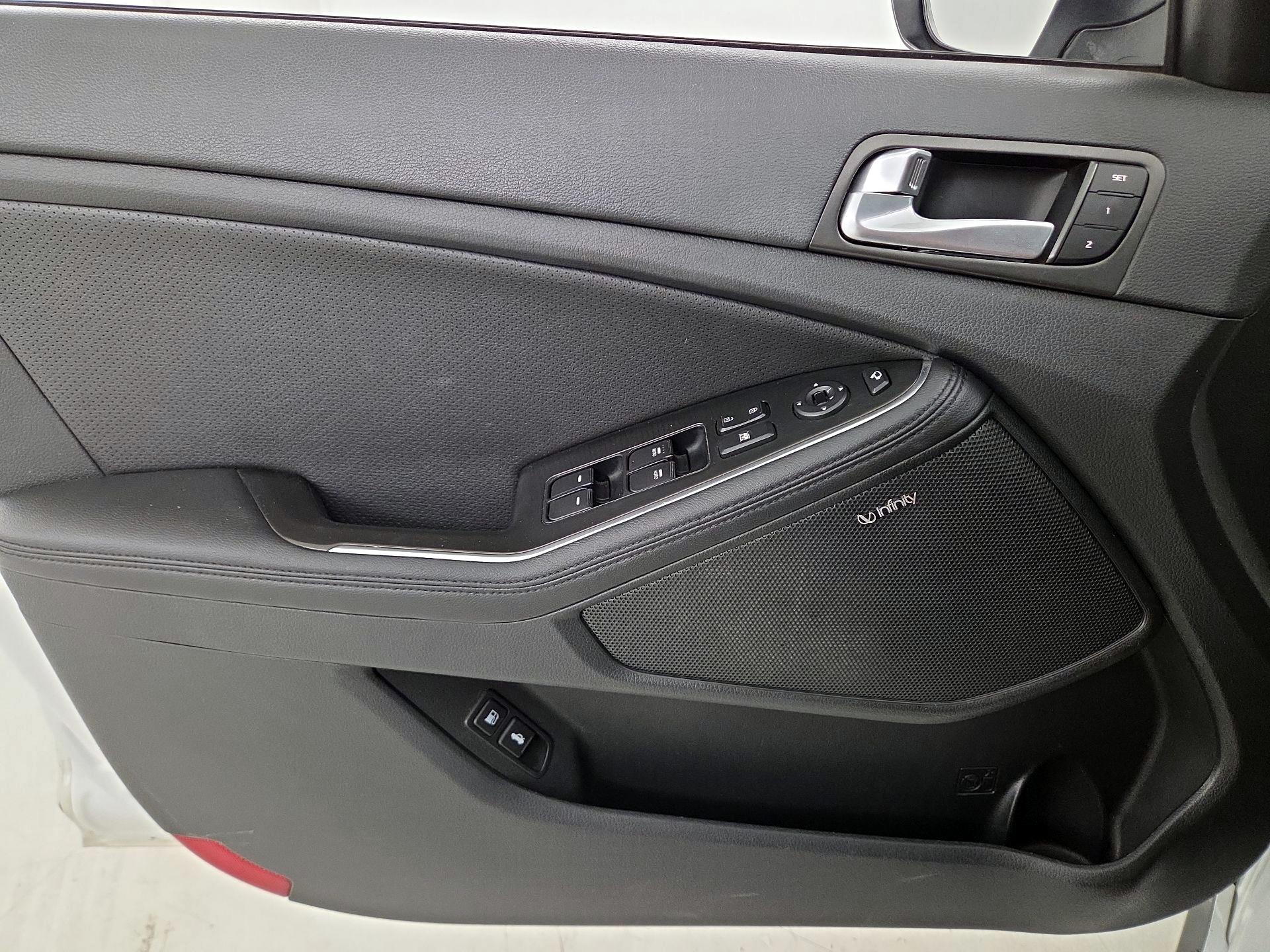 Thumbnail: 2016 Kia Optima - 12