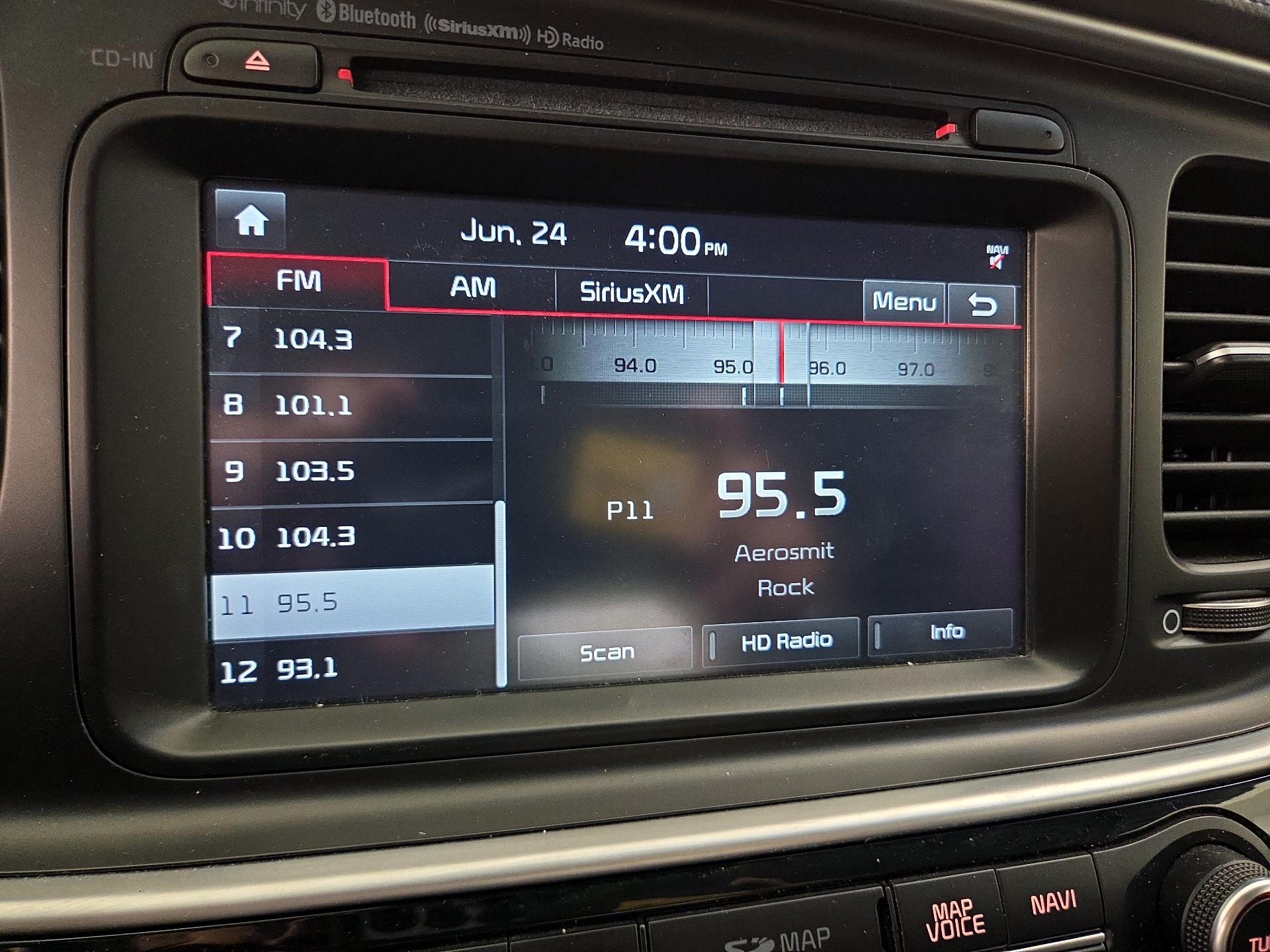 Thumbnail: 2016 Kia Optima - 16