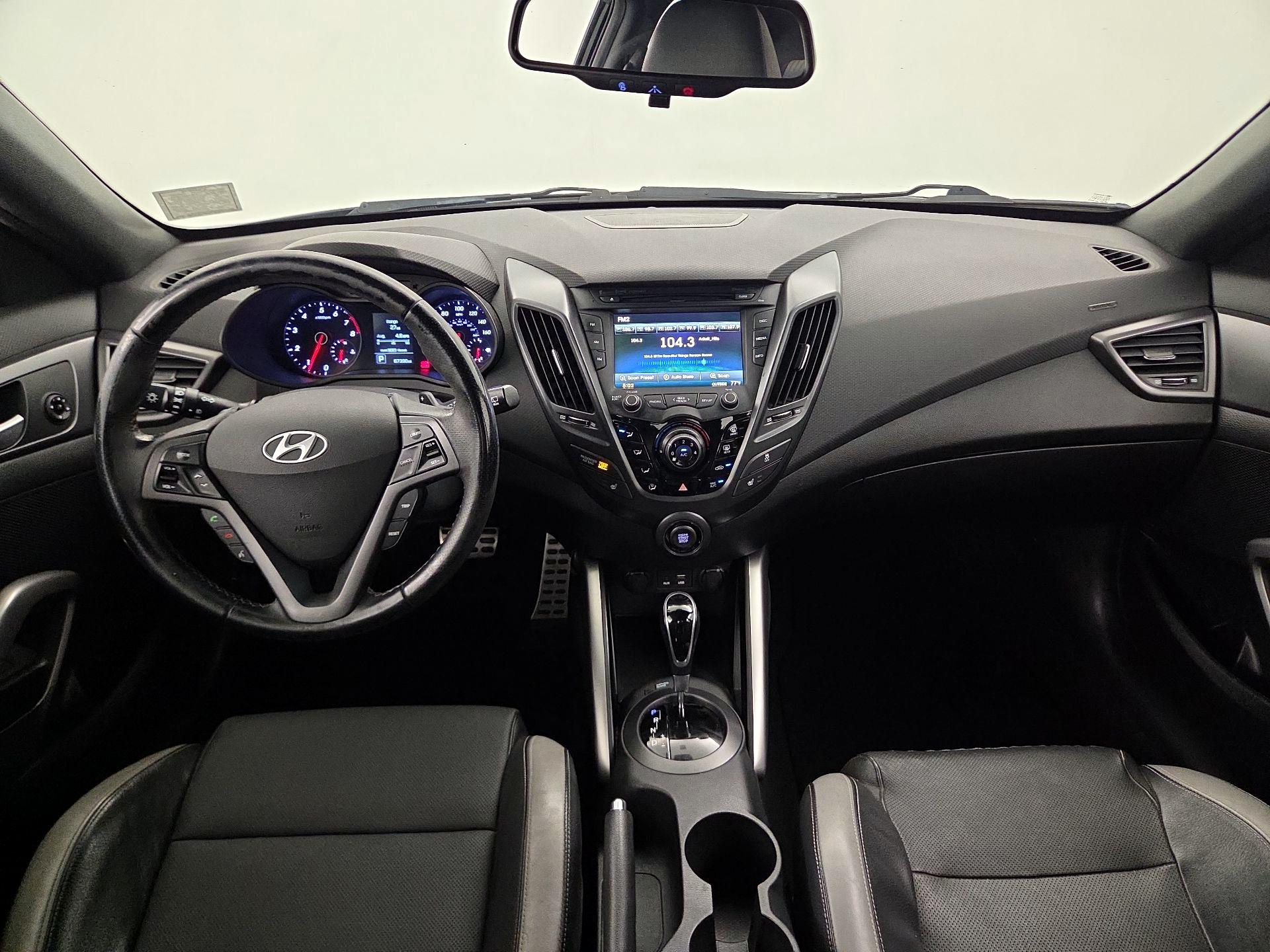 Thumbnail: 2016 Hyundai Veloster - 9