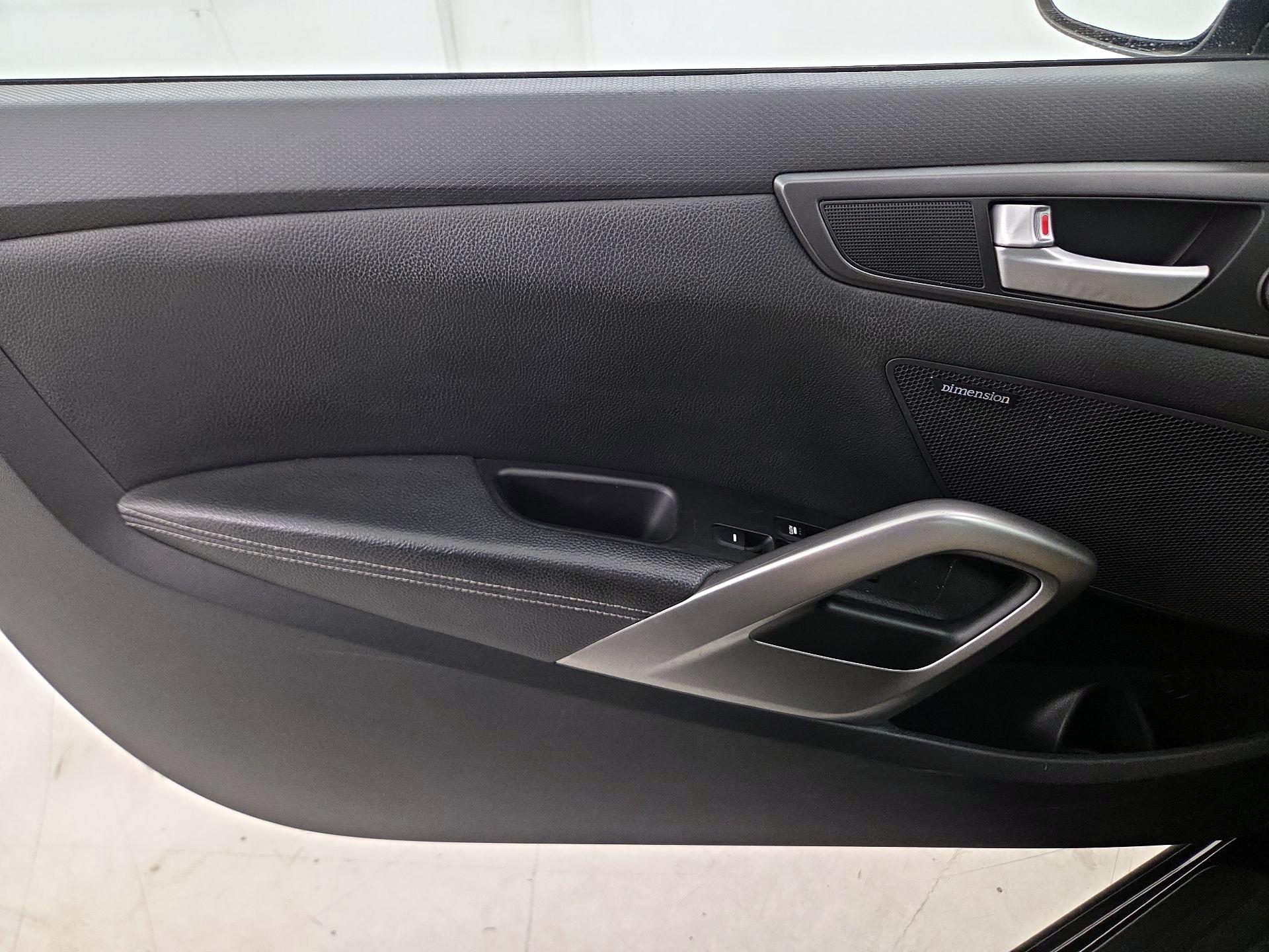 Thumbnail: 2016 Hyundai Veloster - 12