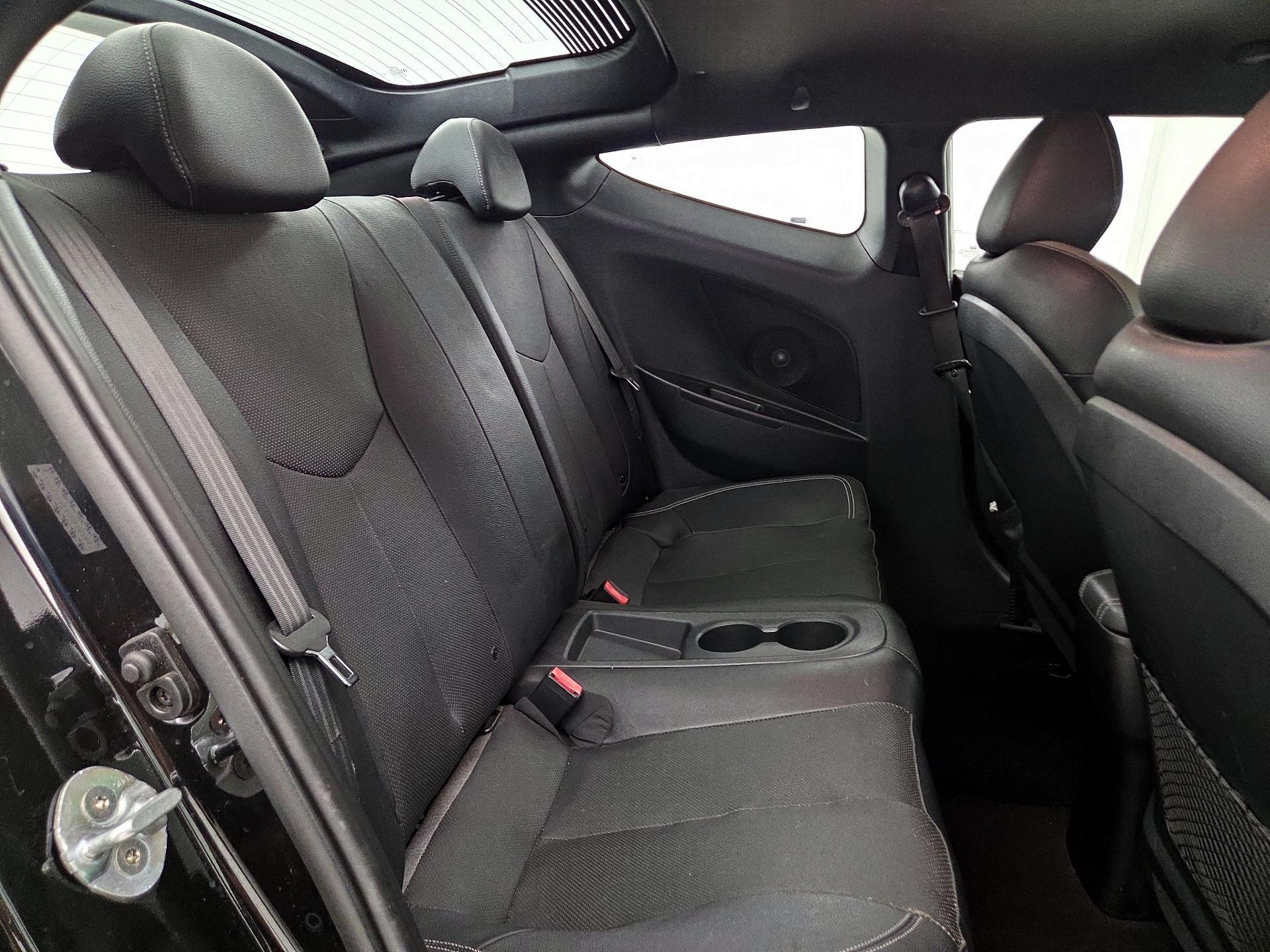 Thumbnail: 2016 Hyundai Veloster - 19