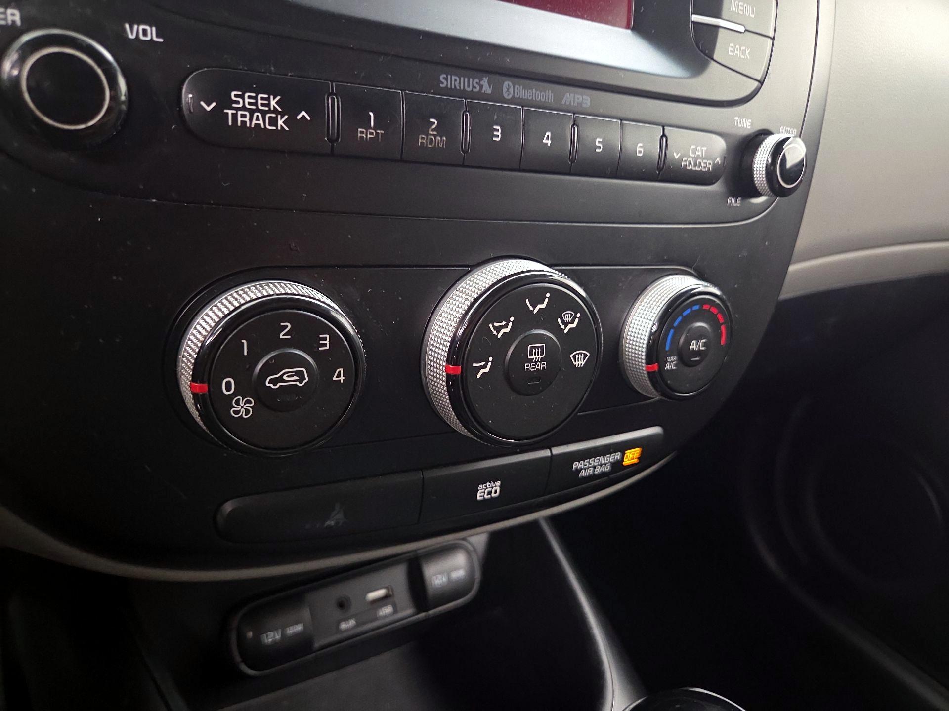 Thumbnail: 2015 Kia Soul - 15