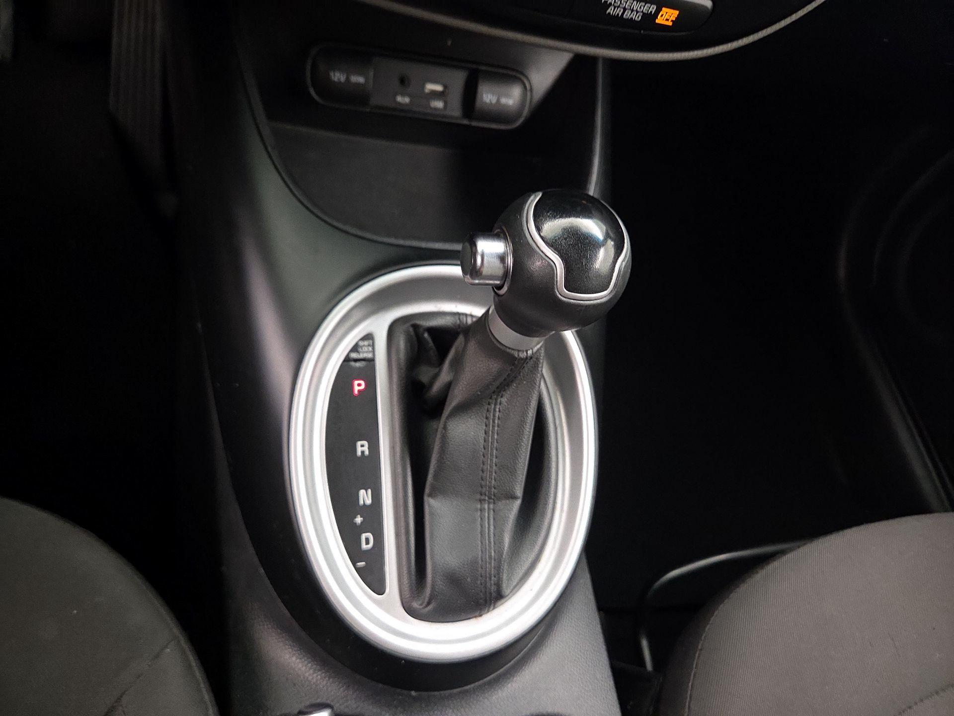 Thumbnail: 2015 Kia Soul - 16