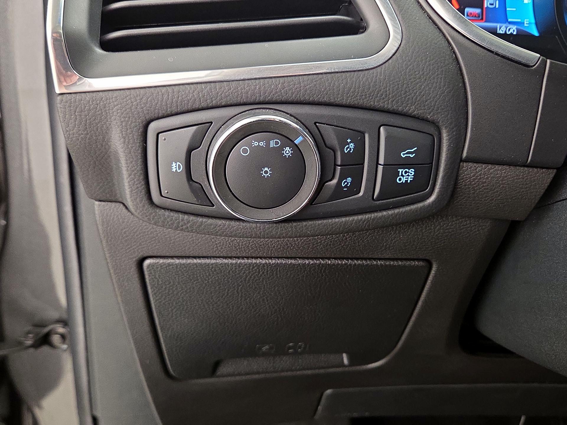 Thumbnail: 2020 Ford Edge - 13