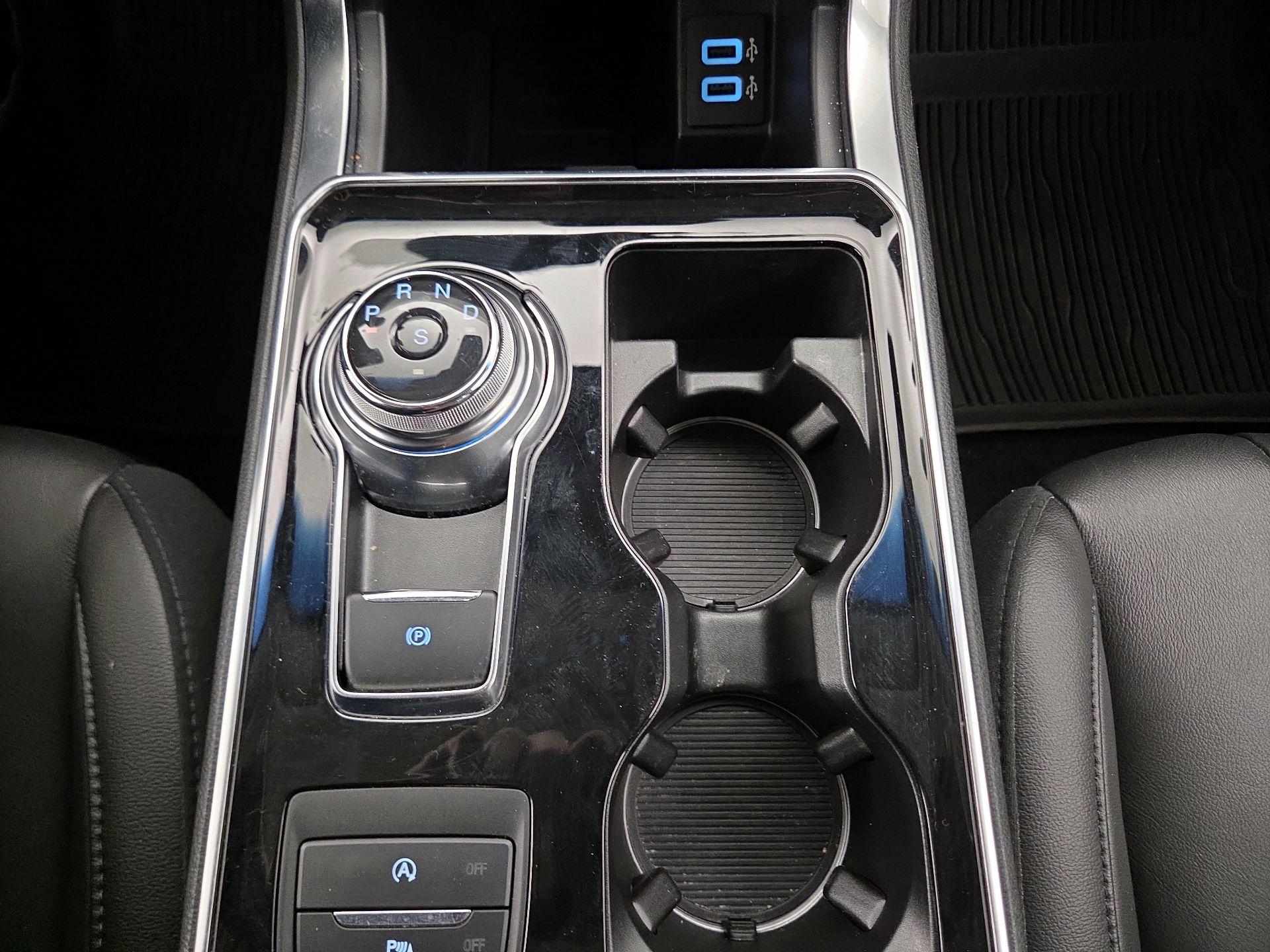 Thumbnail: 2020 Ford Edge - 18