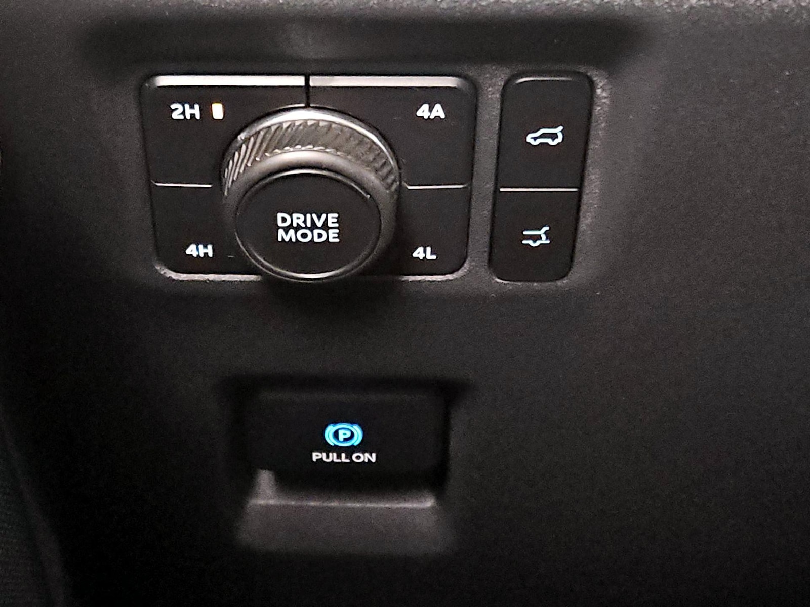 2025 Ford Expedition Active - Photo 14