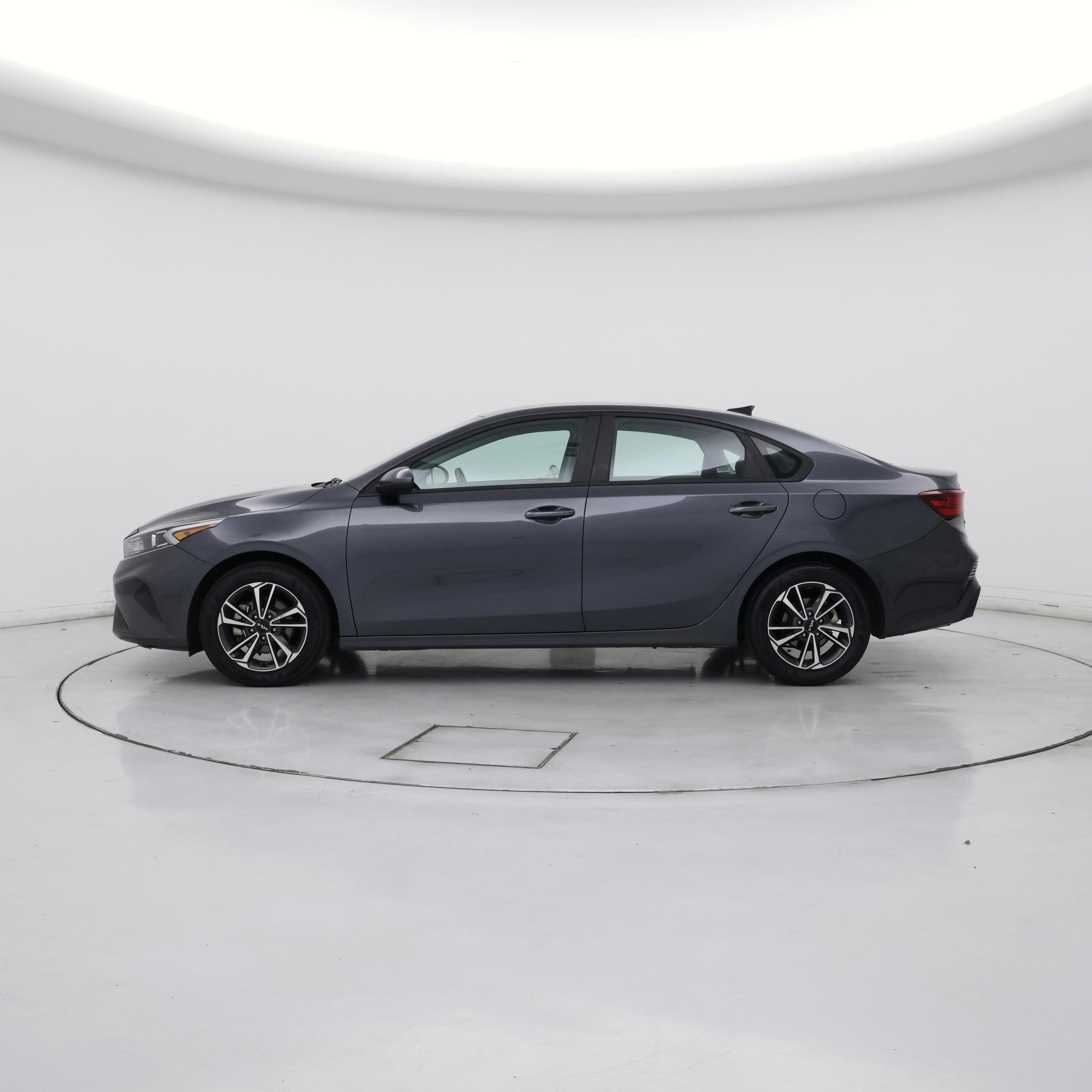 Thumbnail: 2024 Kia Forte - 3