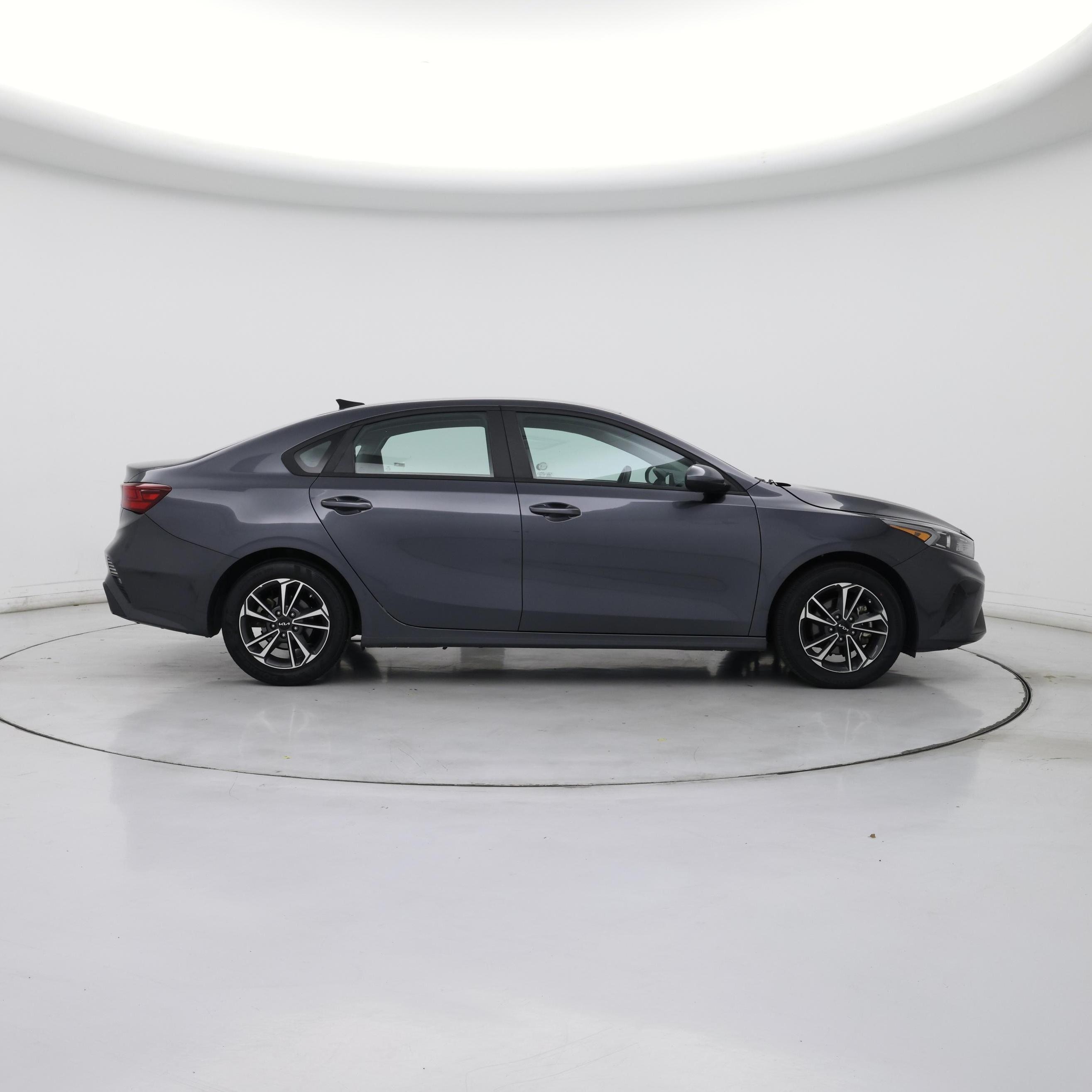 Thumbnail: 2024 Kia Forte - 7