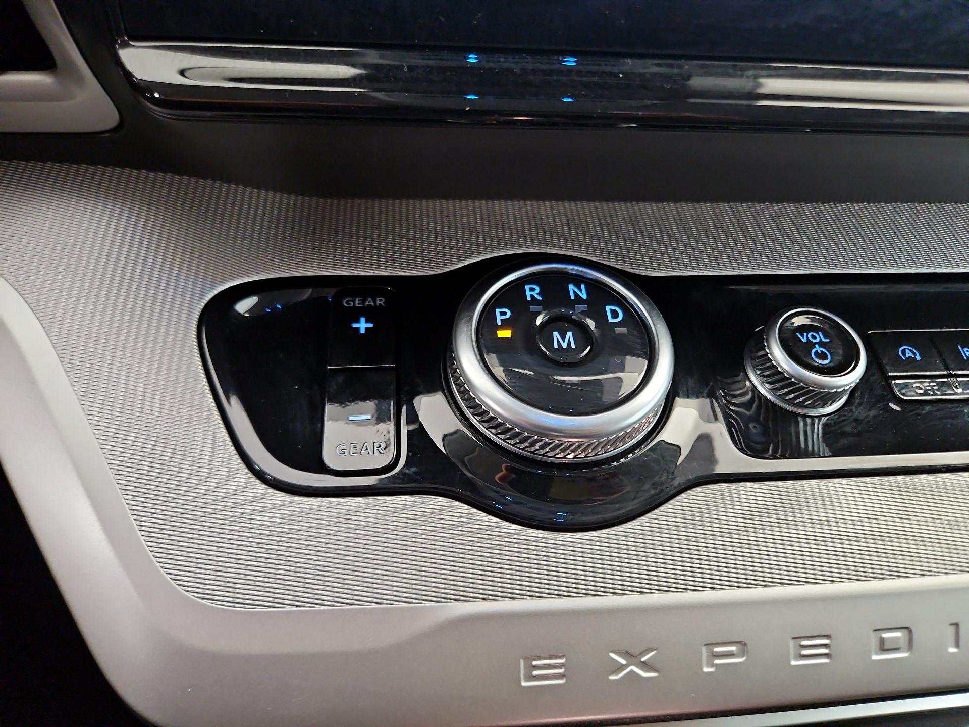 Thumbnail: 2025 Ford Expedition MAX - 16
