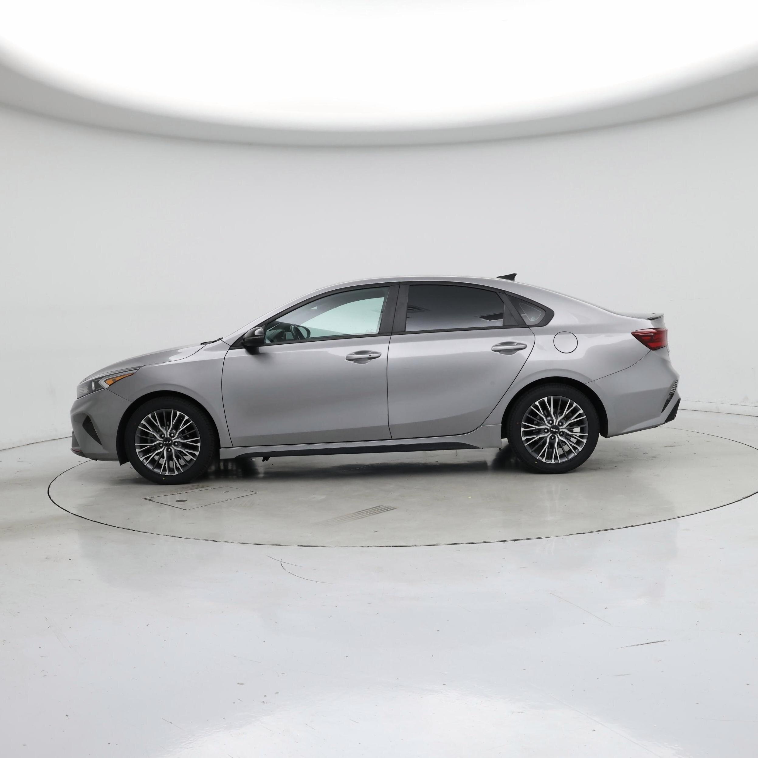 Thumbnail: 2023 Kia Forte - 3