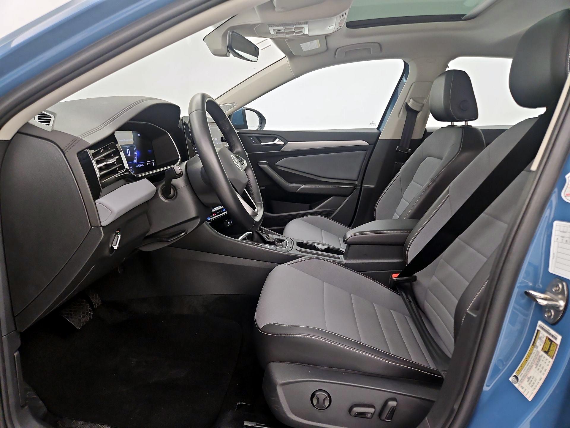 Thumbnail: 2025 Volkswagen Jetta - 11