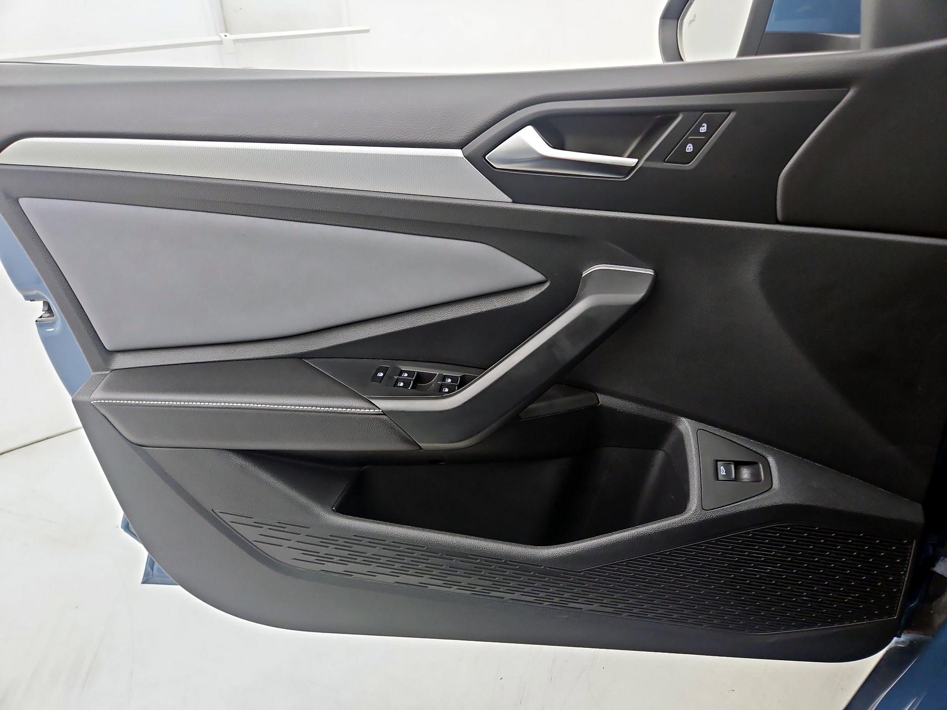 Thumbnail: 2025 Volkswagen Jetta - 12
