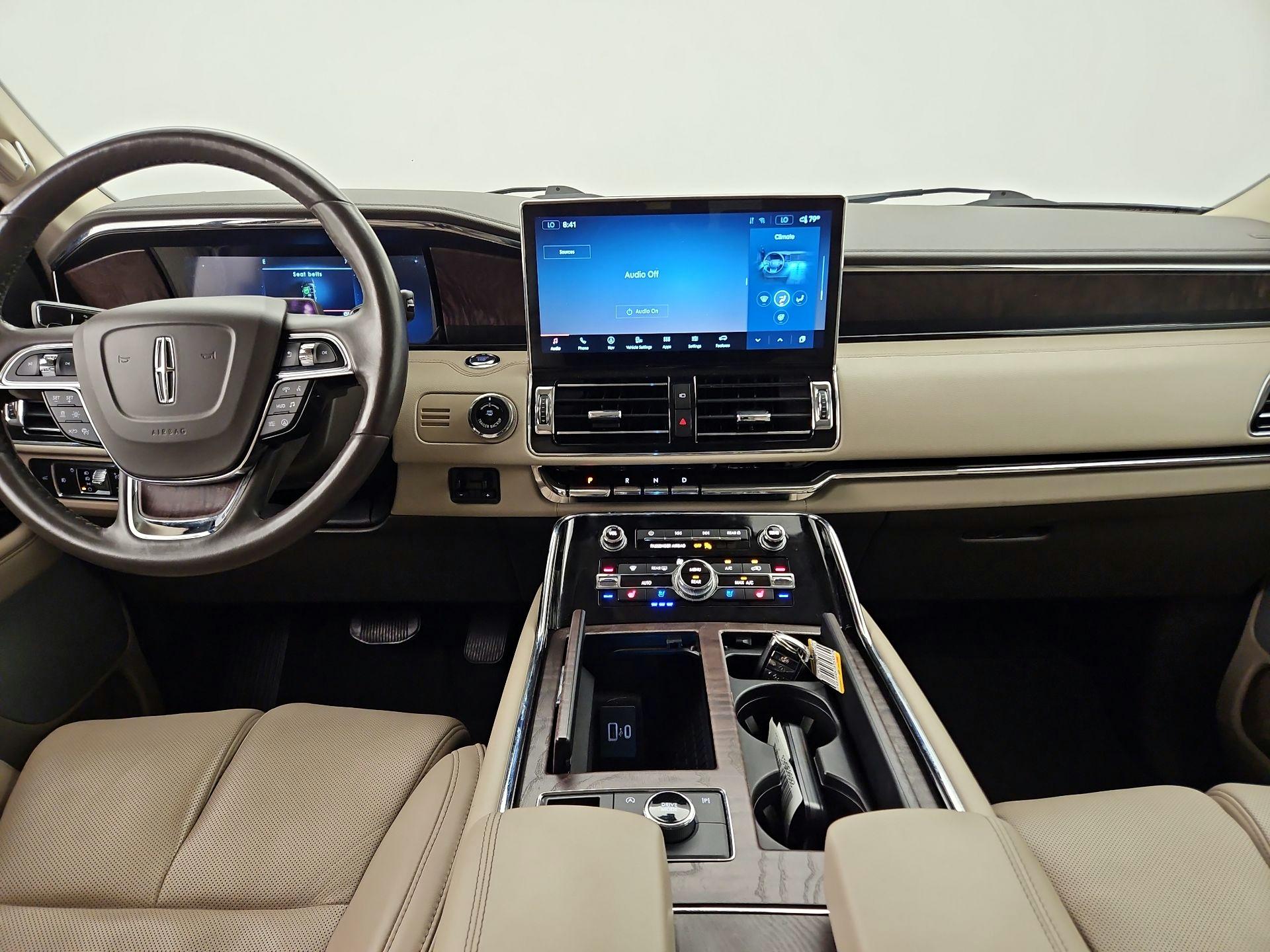 Thumbnail: 2022 Lincoln Navigator - 9