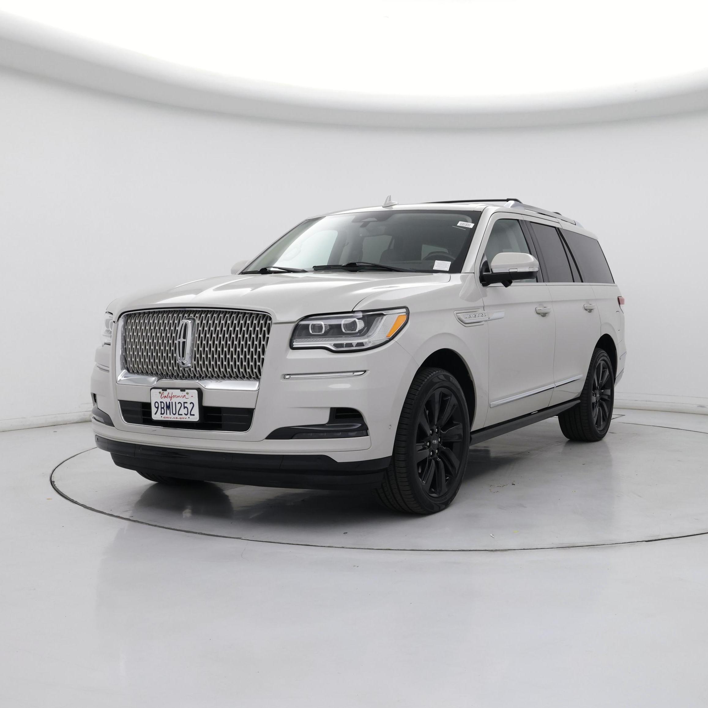 Thumbnail: 2022 Lincoln Navigator - 4