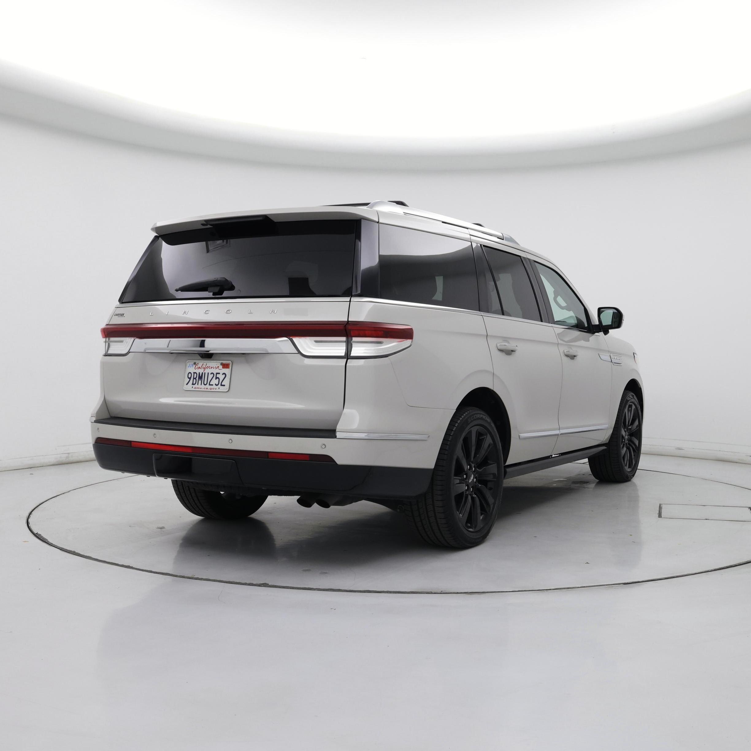 Thumbnail: 2022 Lincoln Navigator - 8