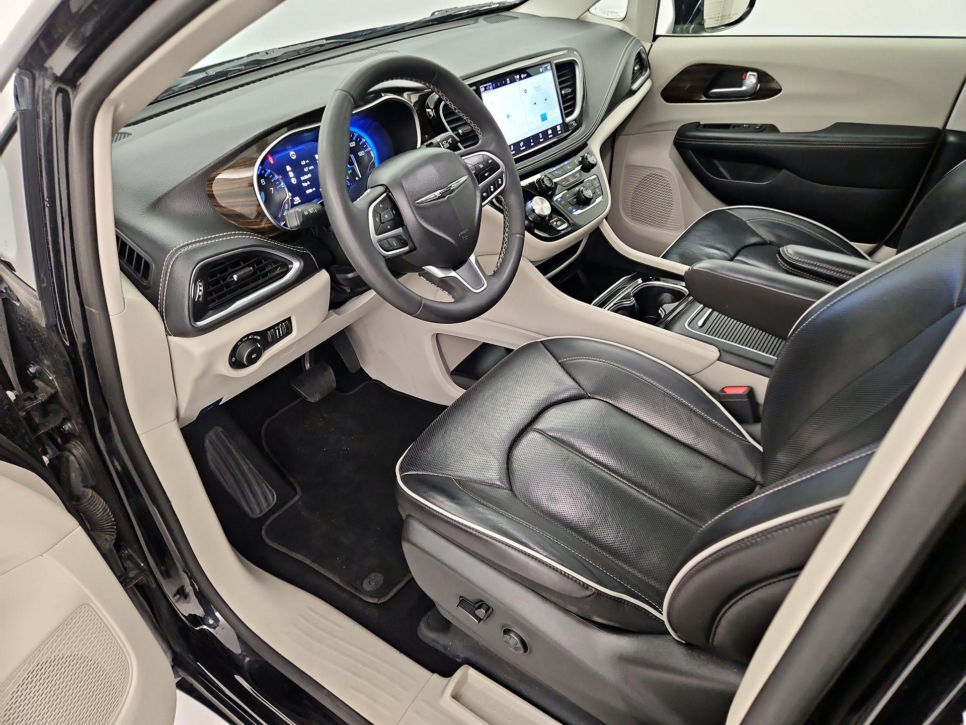 Thumbnail: 2024 Chrysler Pacifica - 11