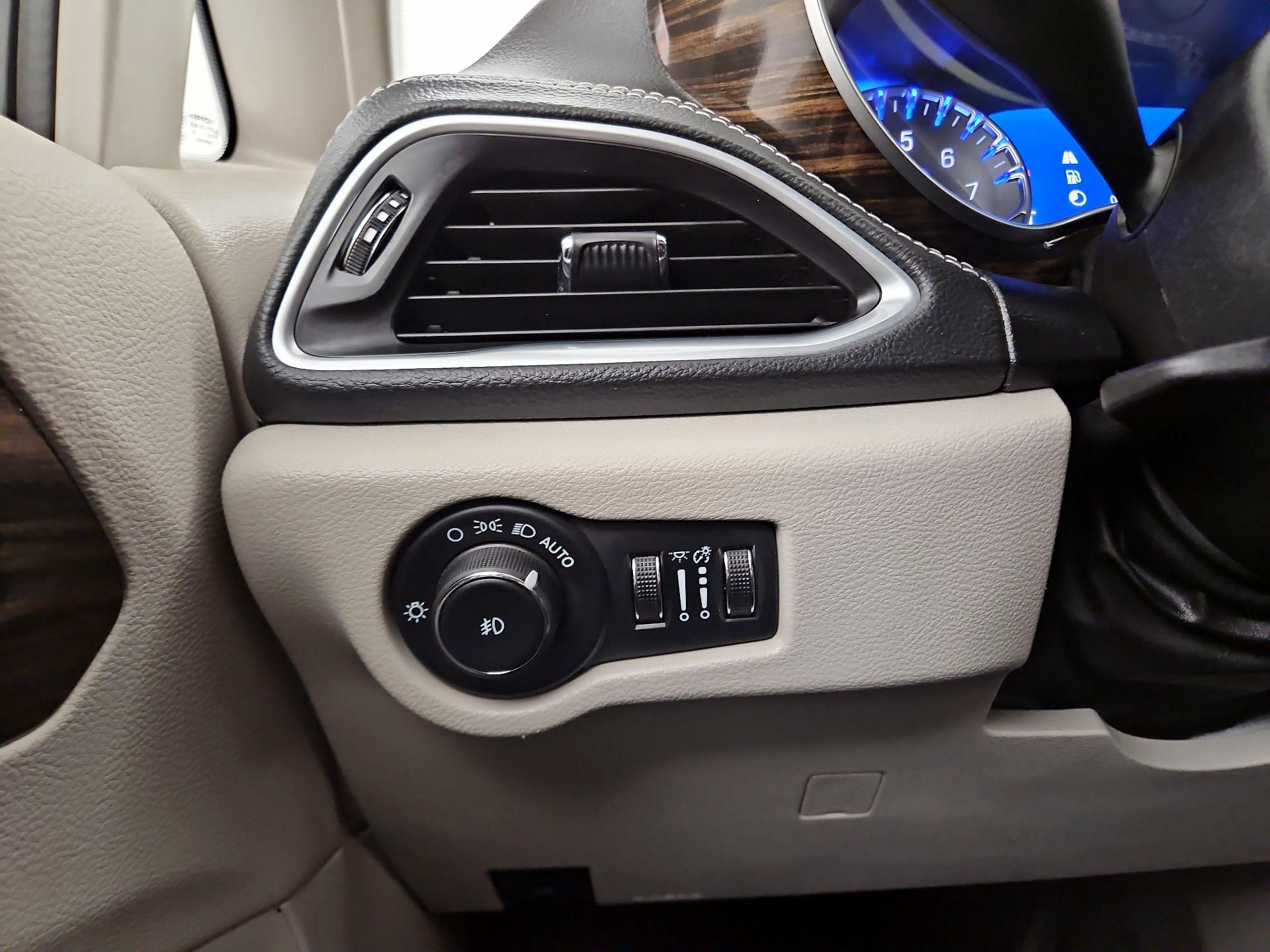 Thumbnail: 2024 Chrysler Pacifica - 13