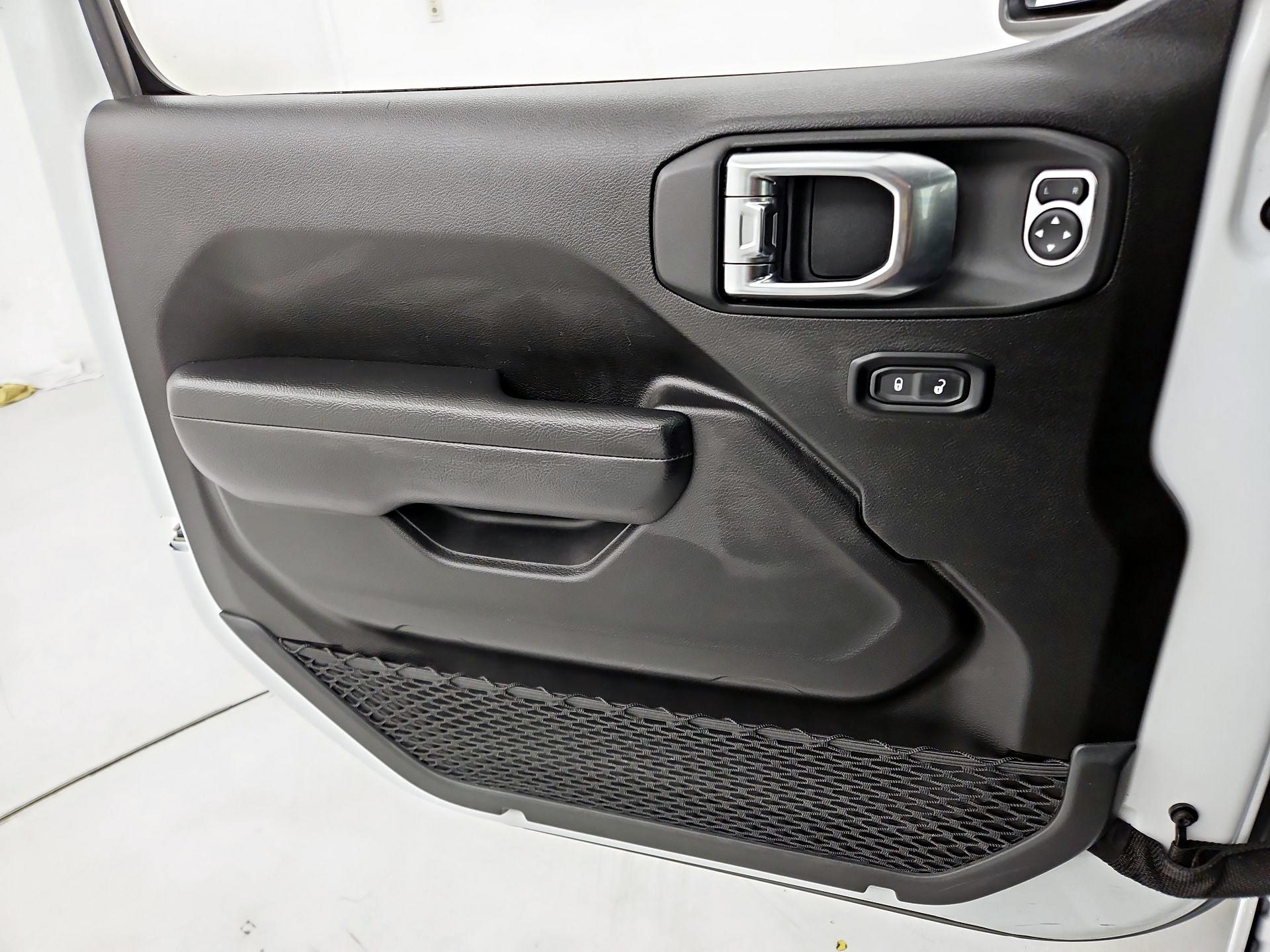 Thumbnail: 2025 Jeep Wrangler - 12